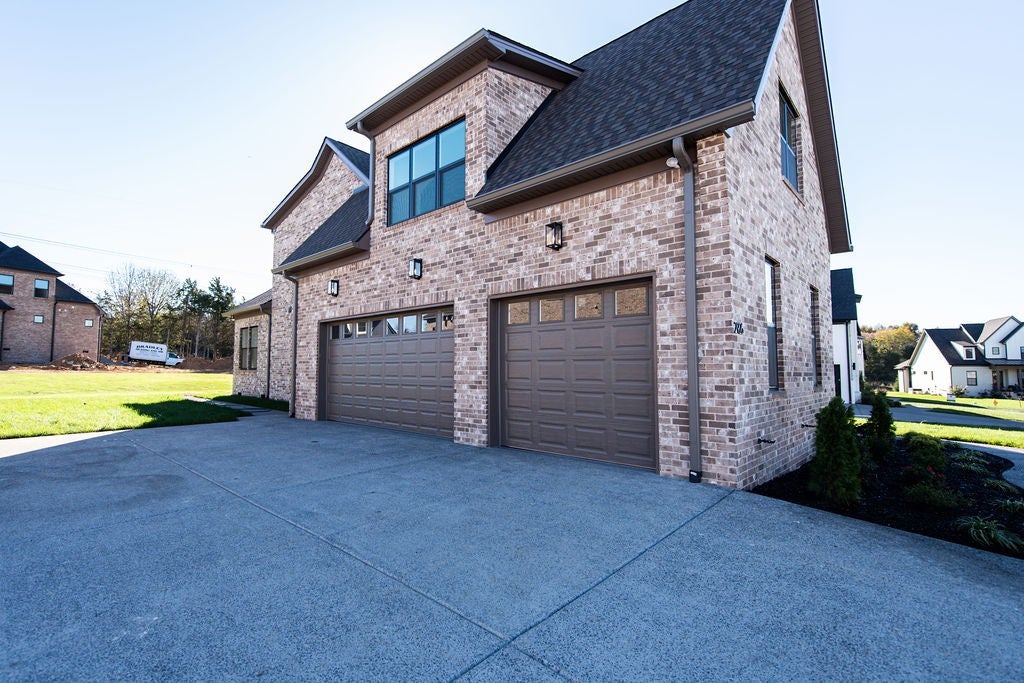 2926 Carisbrooke Dr
