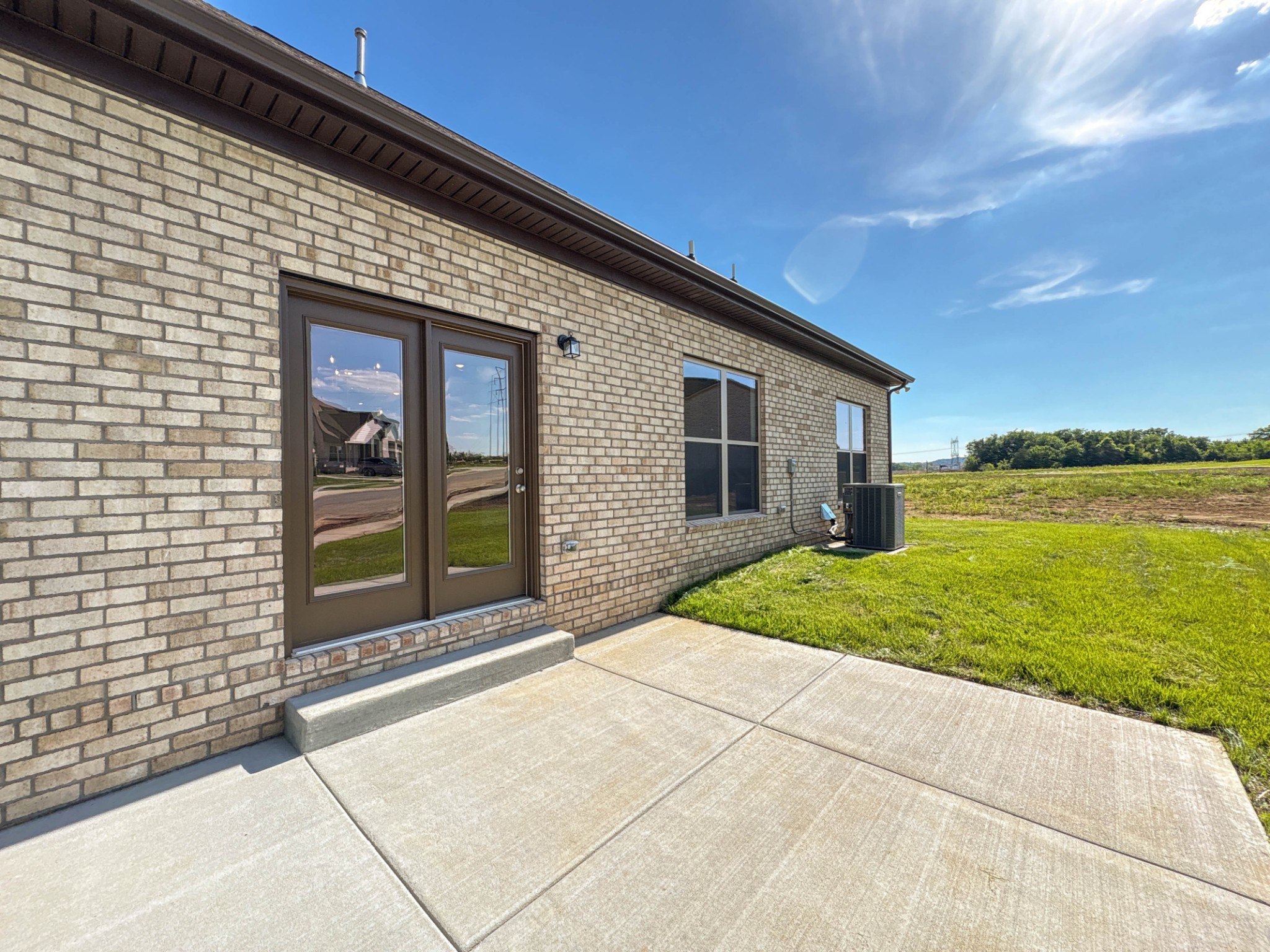 106 Turf Way Street