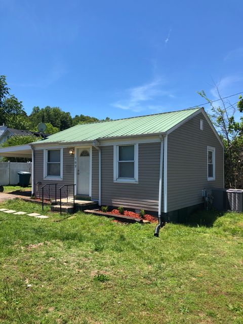 102 N Cooley Ave Waverly TN 37185