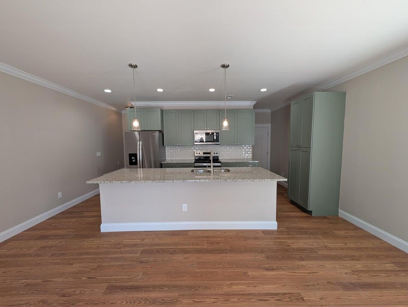 19121914 1916 1918 Cypress Lane