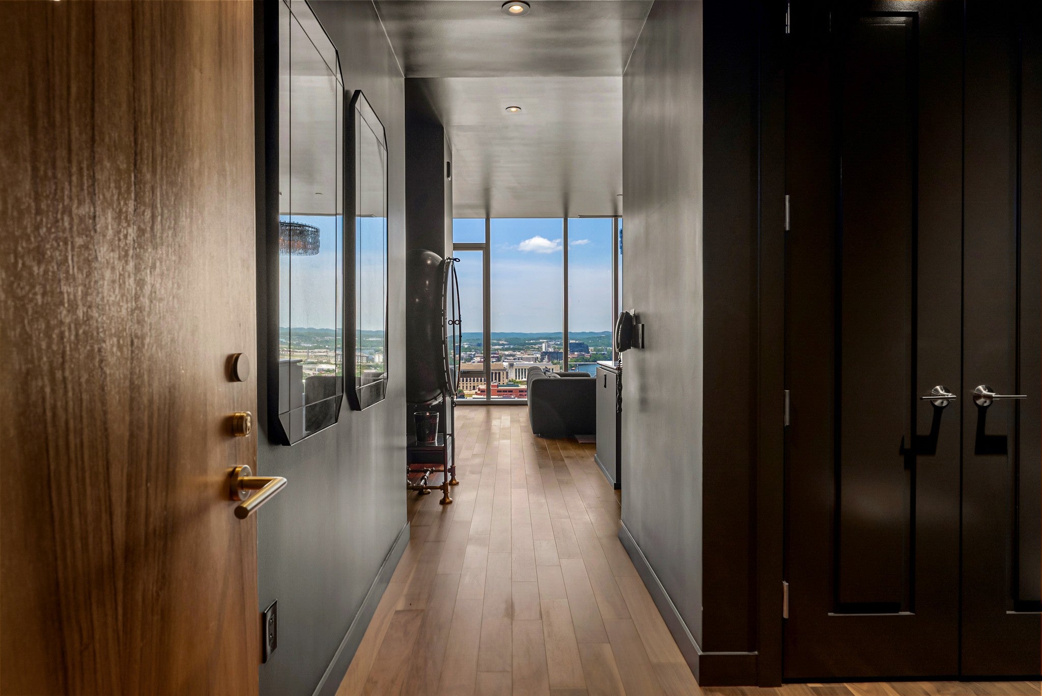 160 2nd Ave S 2605
