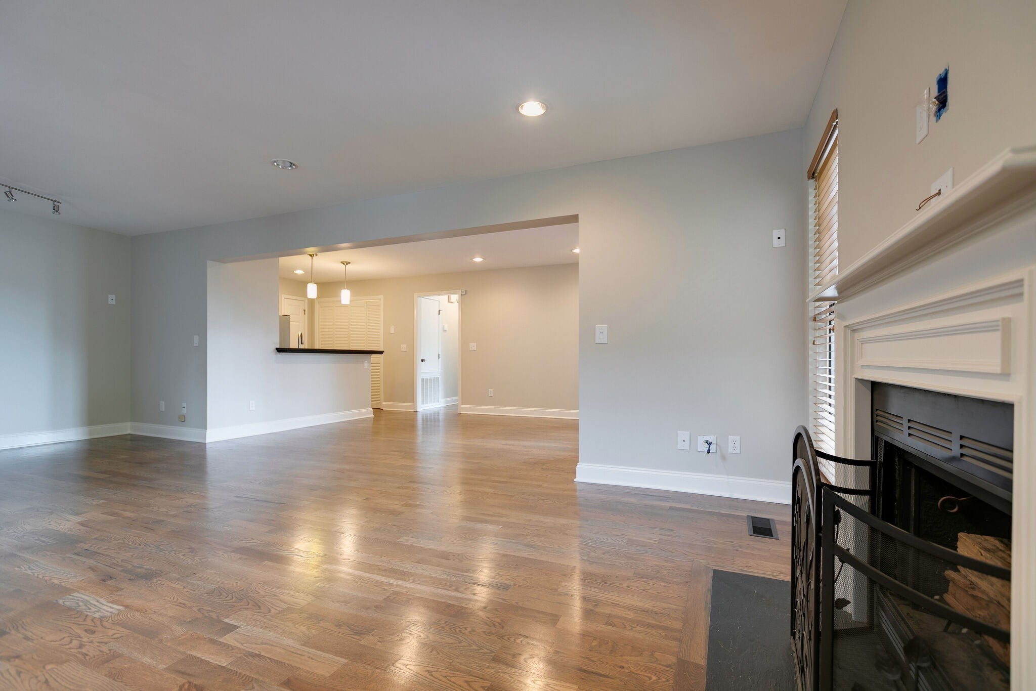 232 Glenstone Cir