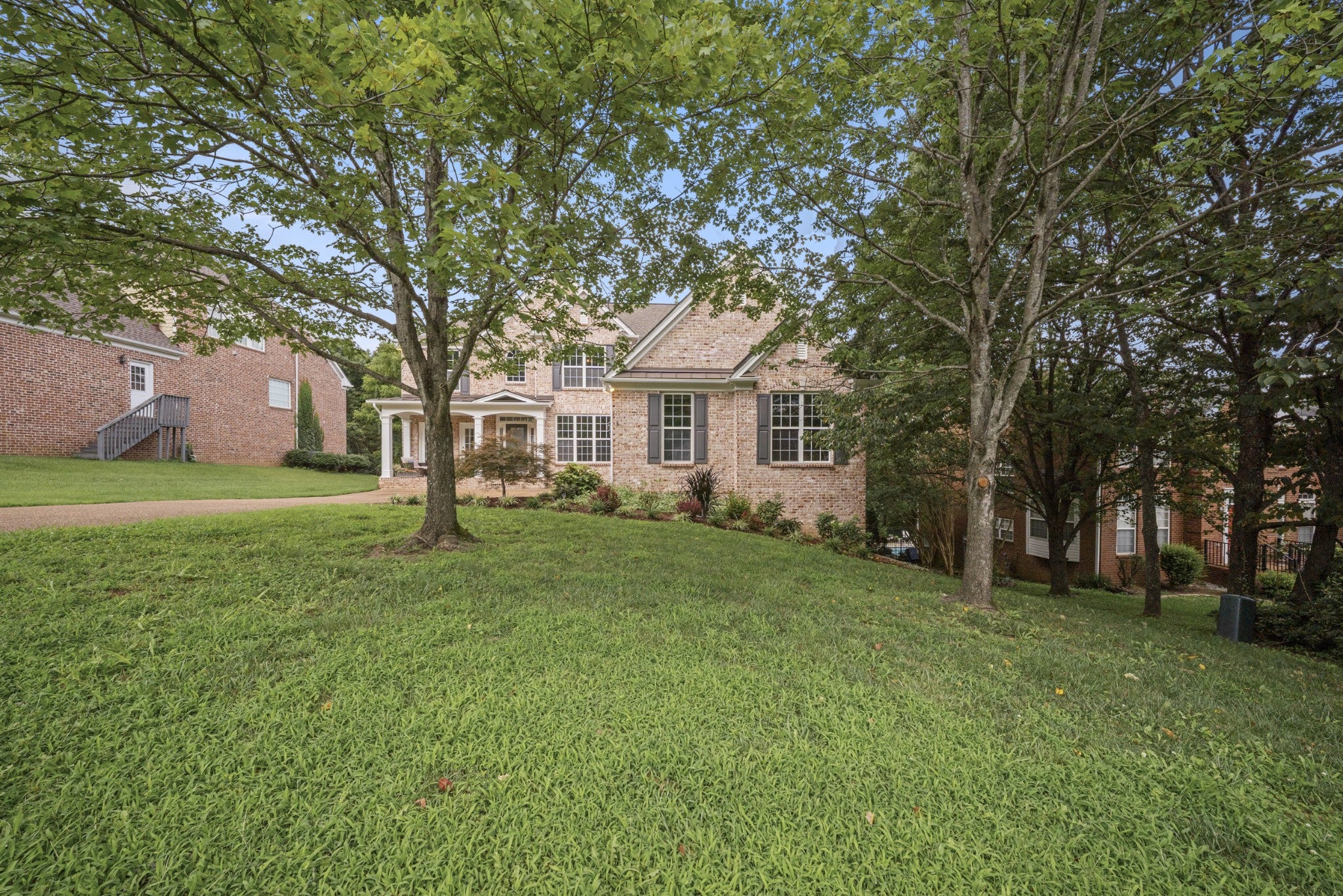 1487 Red Oak Dr