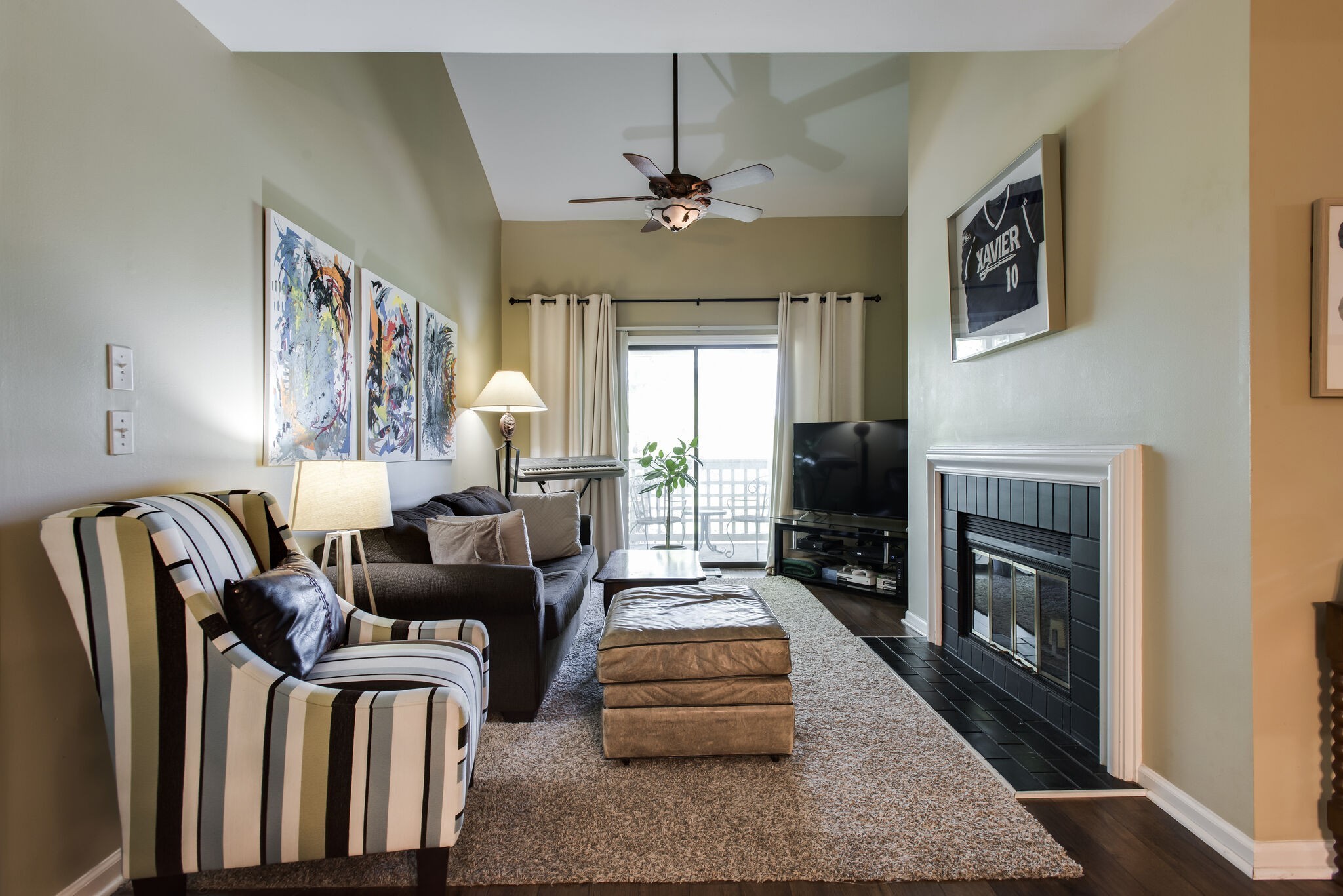 282 Hillsboro Pl