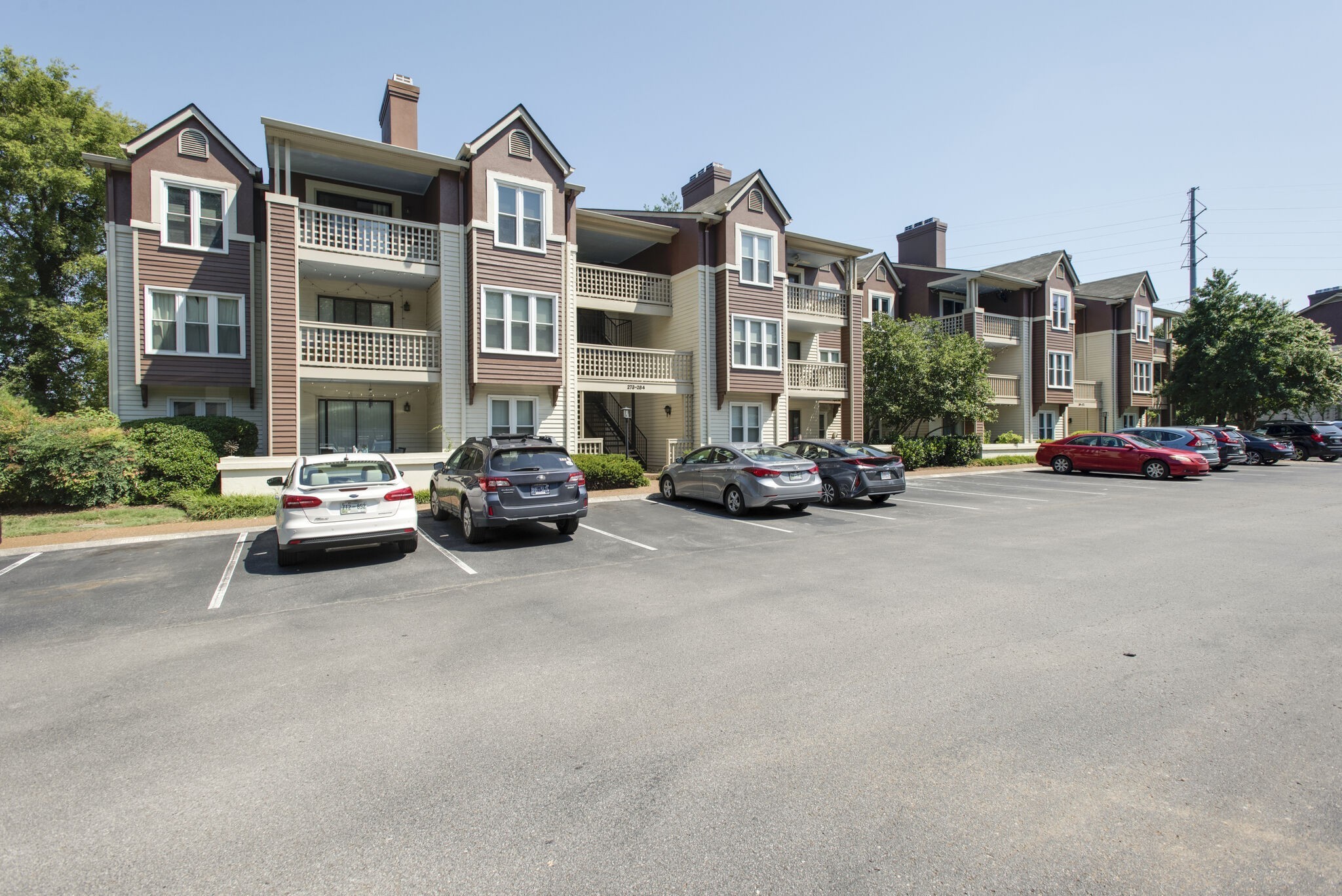 282 Hillsboro Pl