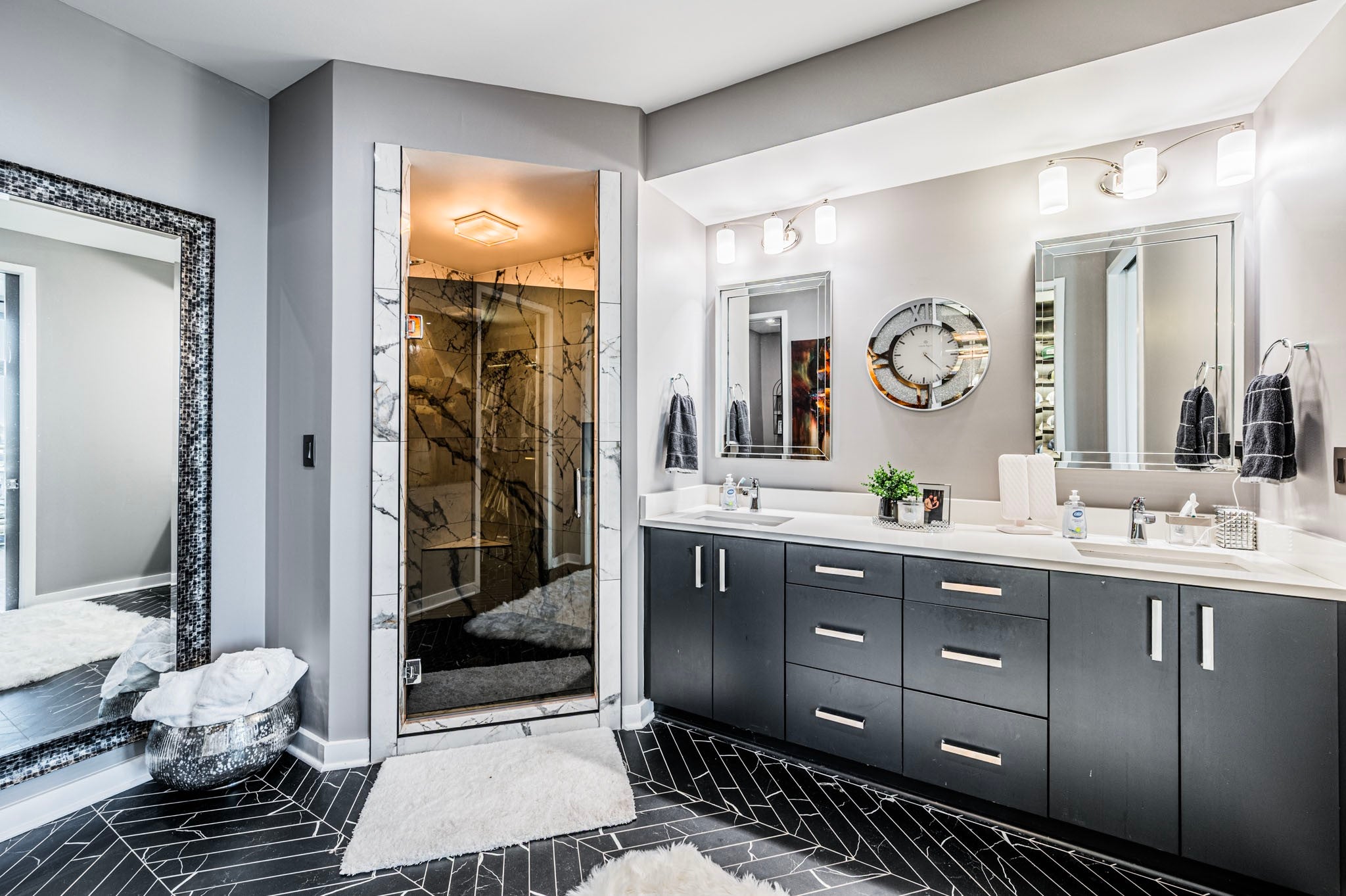 Nashville, Tennessee, 37203, United States, 2 Bedrooms Bedrooms, ,2 BathroomsBathrooms,Residential,Active,2024846