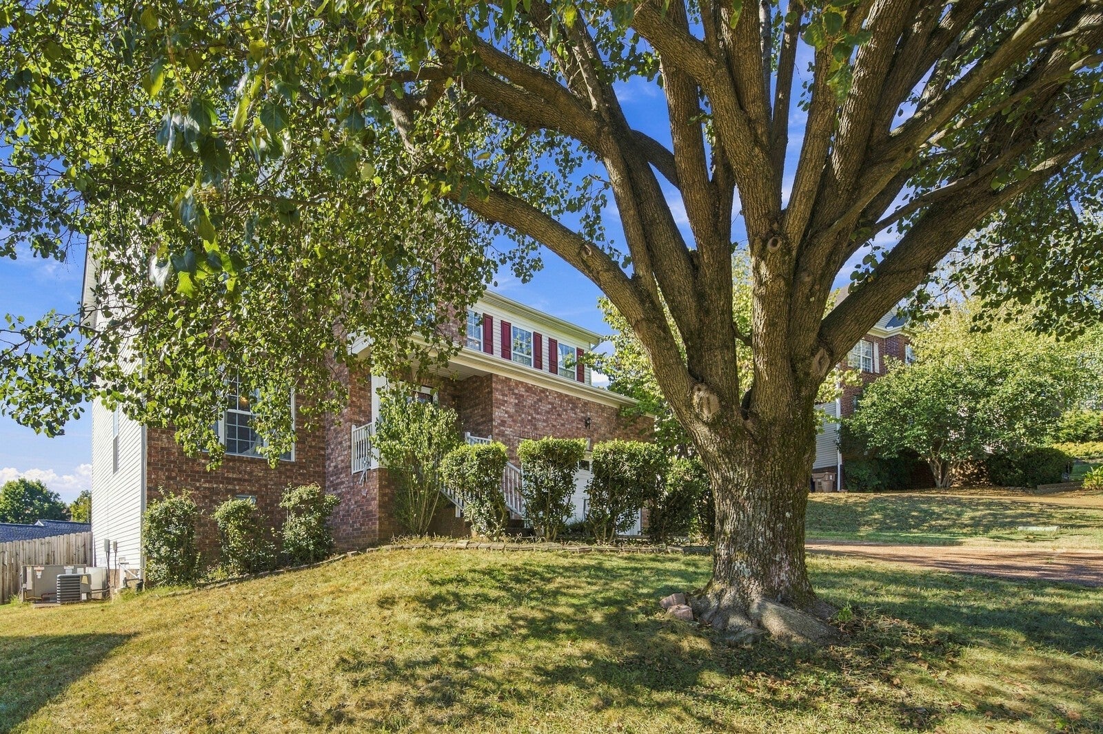 112 Paige Park Ln