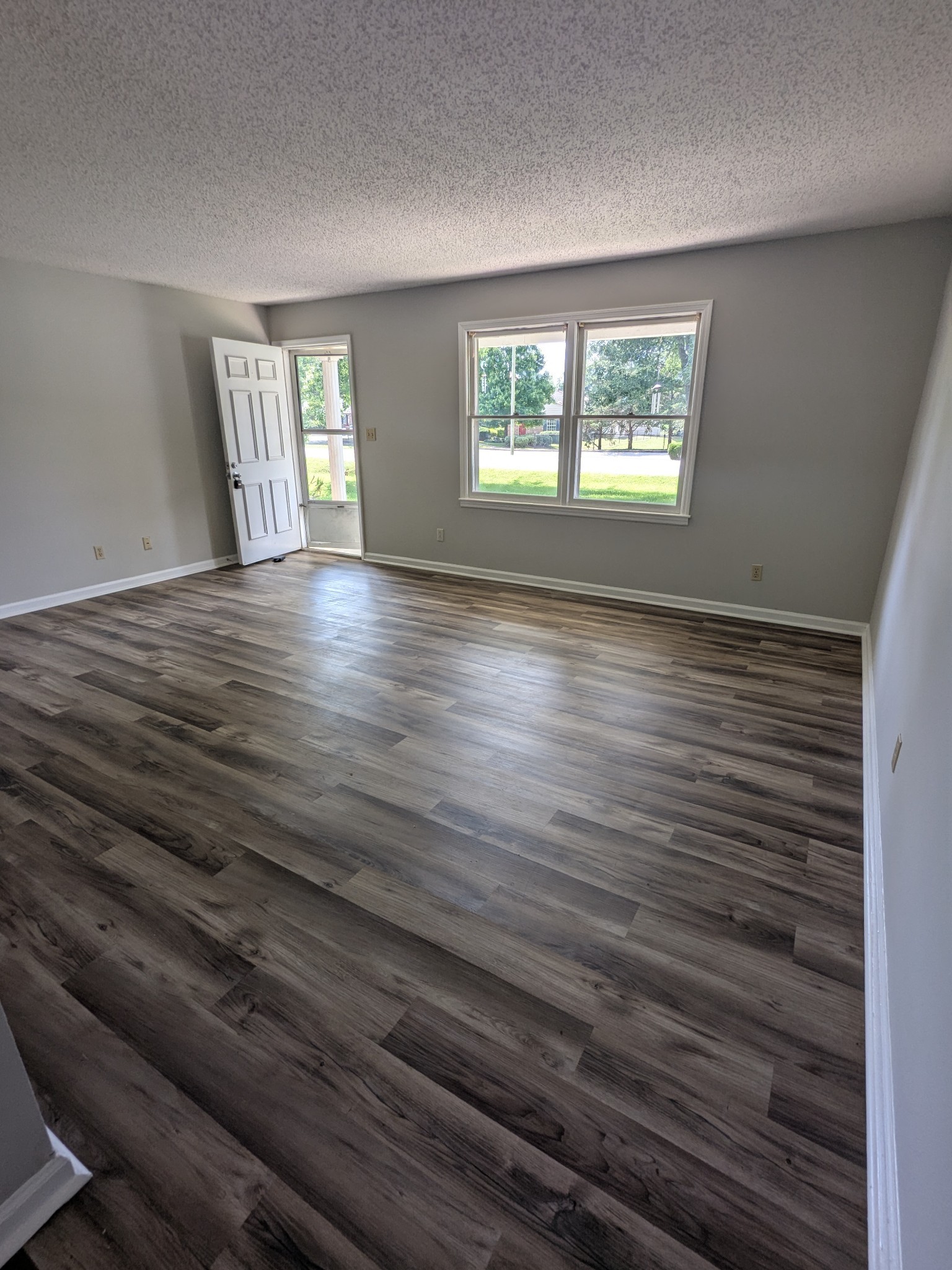 2436 Thoroughbred Dr