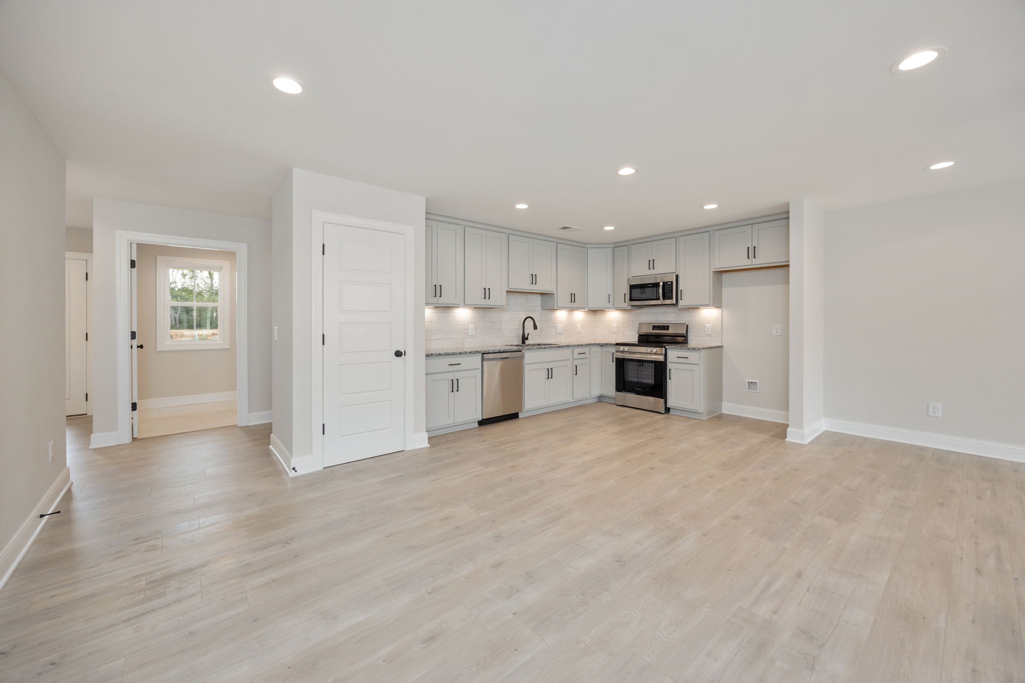 1123 Malinda Ln 64