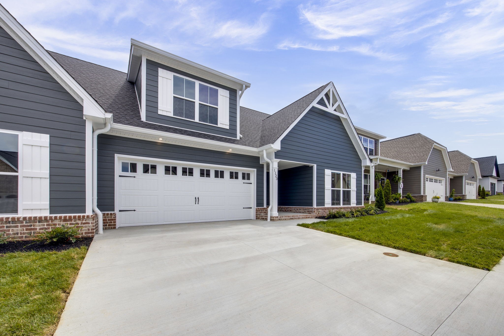 1123 Malinda Ln 64