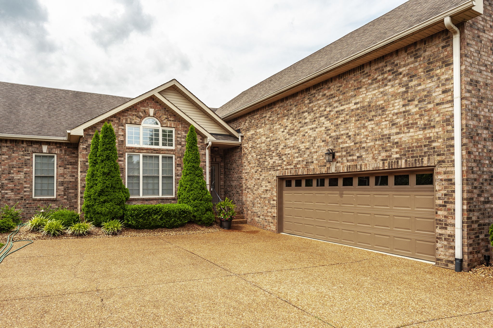 1002 Thistle Ct