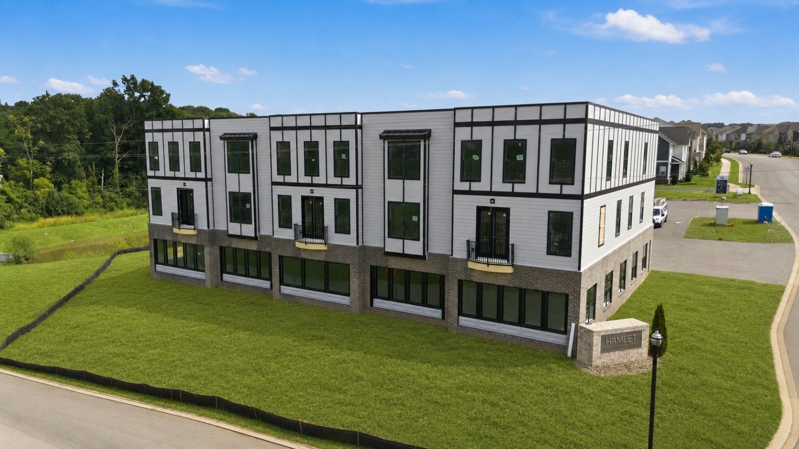 100 Oasis Dr
