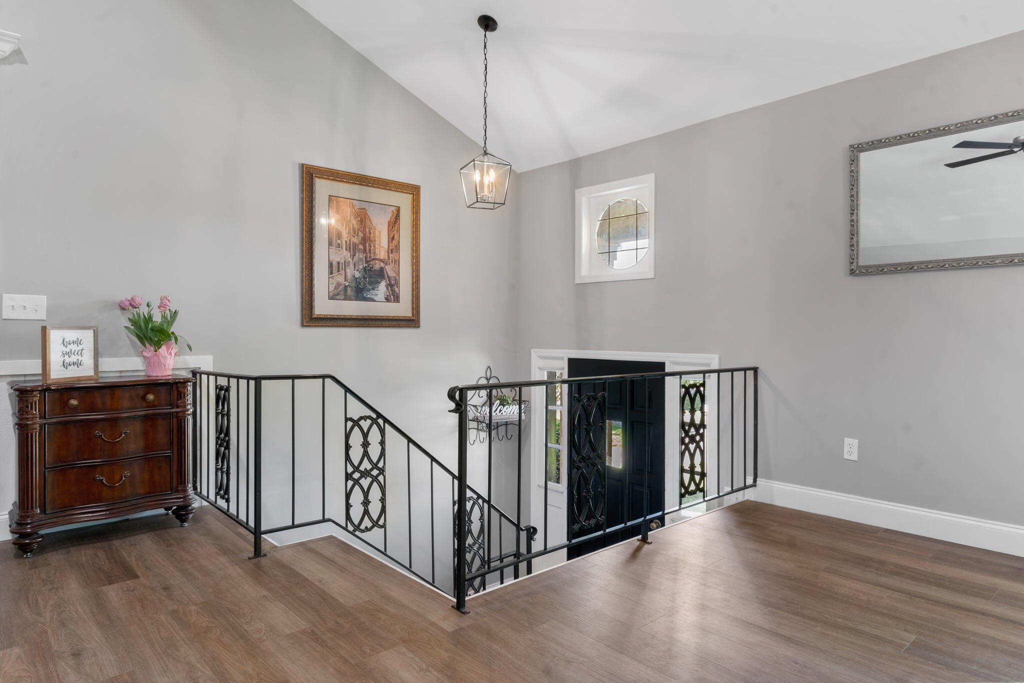 3704 Hilldale Drive NE