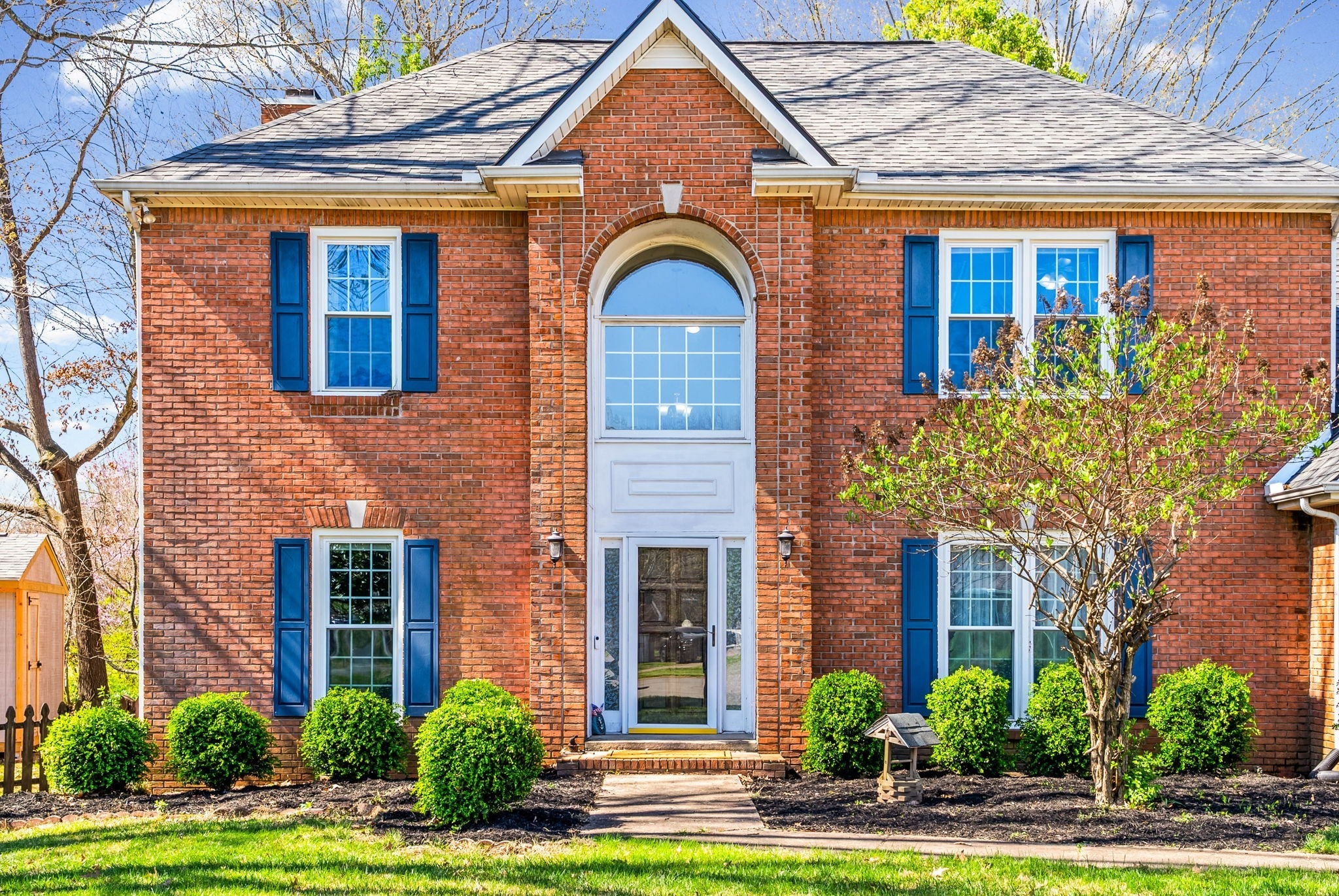 206 Longwood Ln