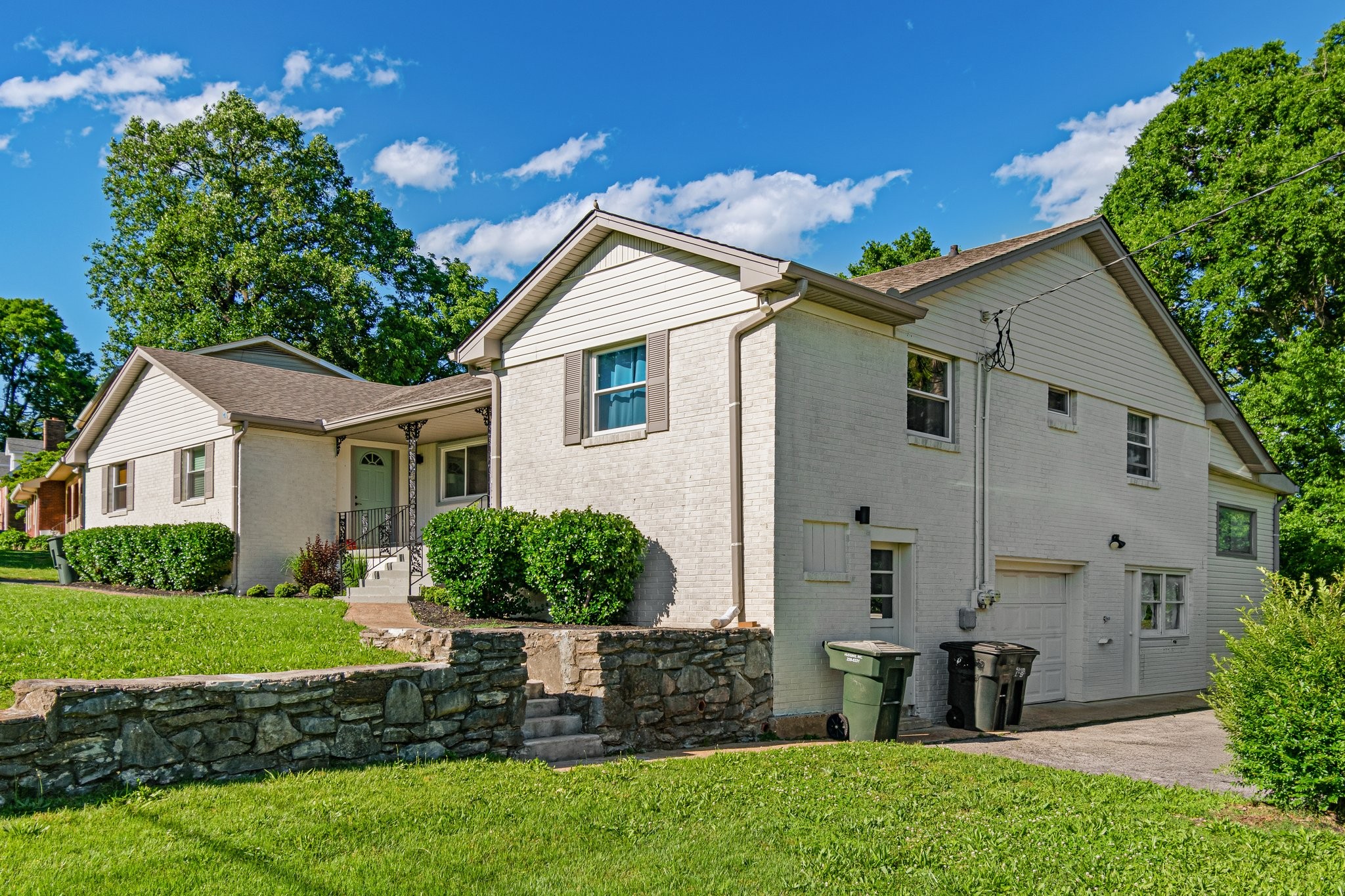 2000 Hickory Hill Ln