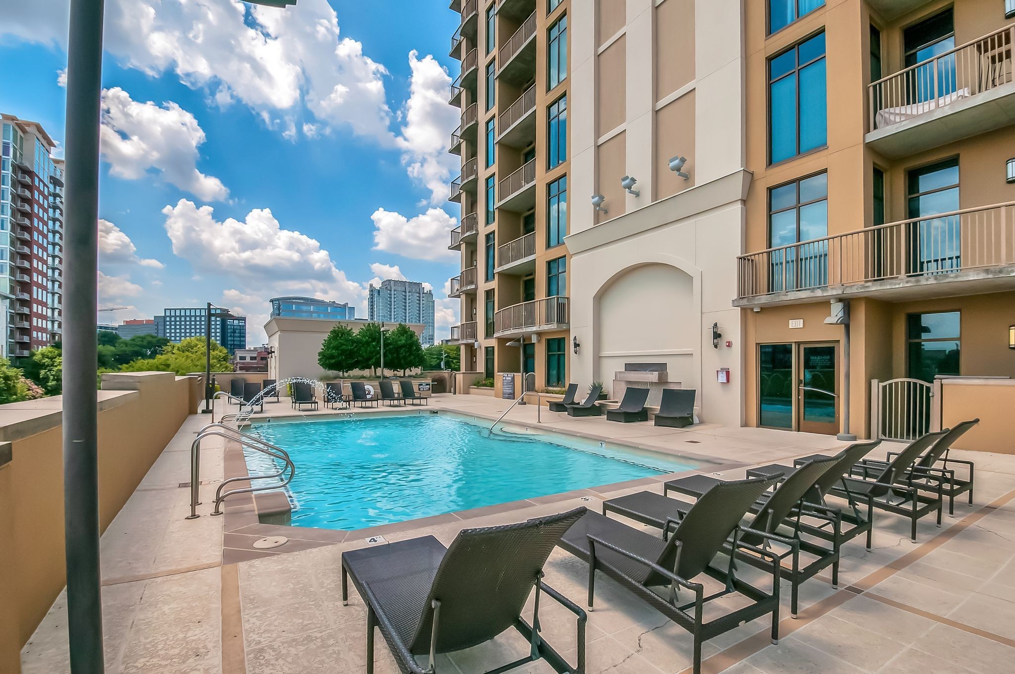 1510 Demonbreun St 1401