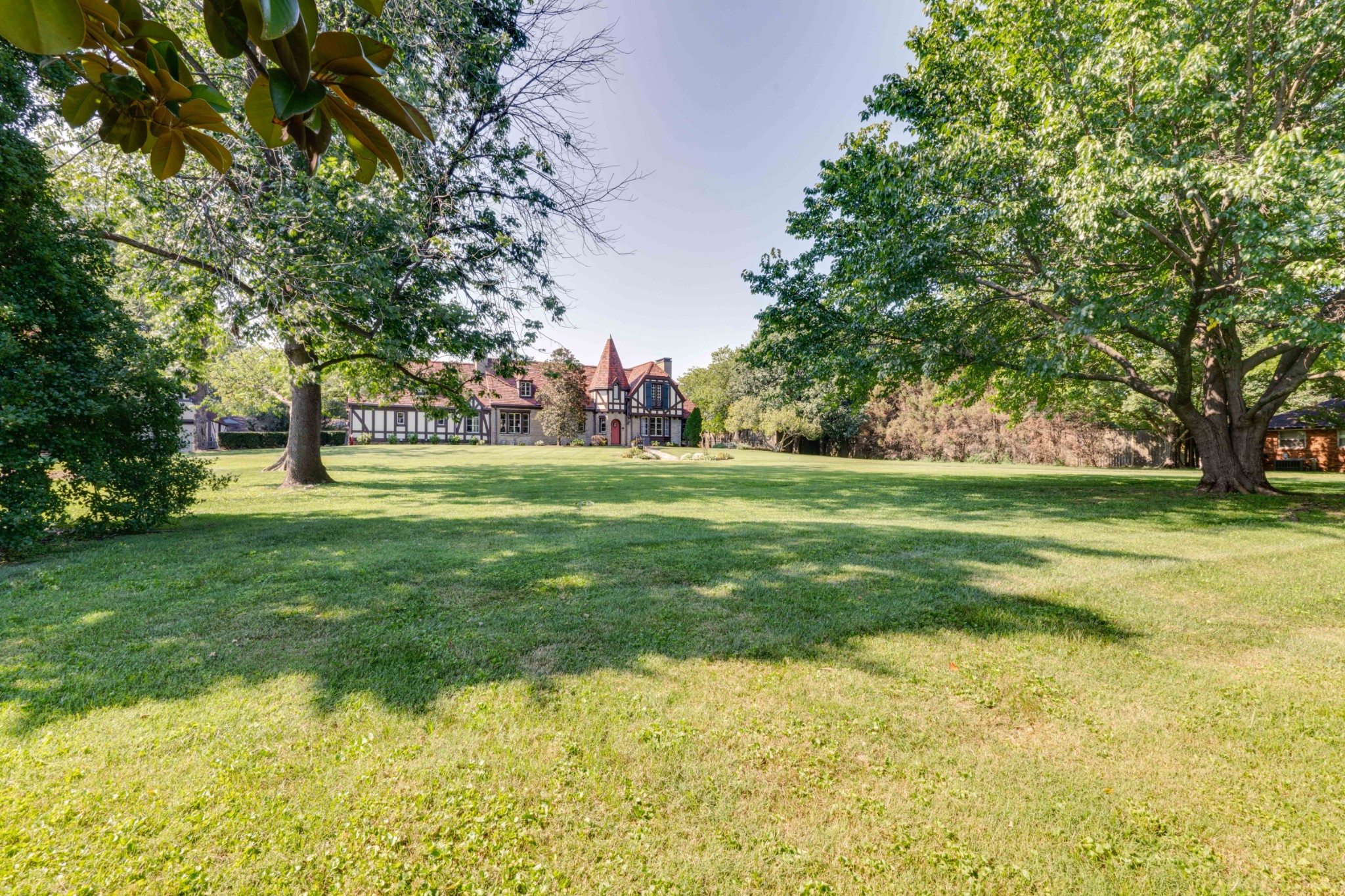 1431 Shelton Ave