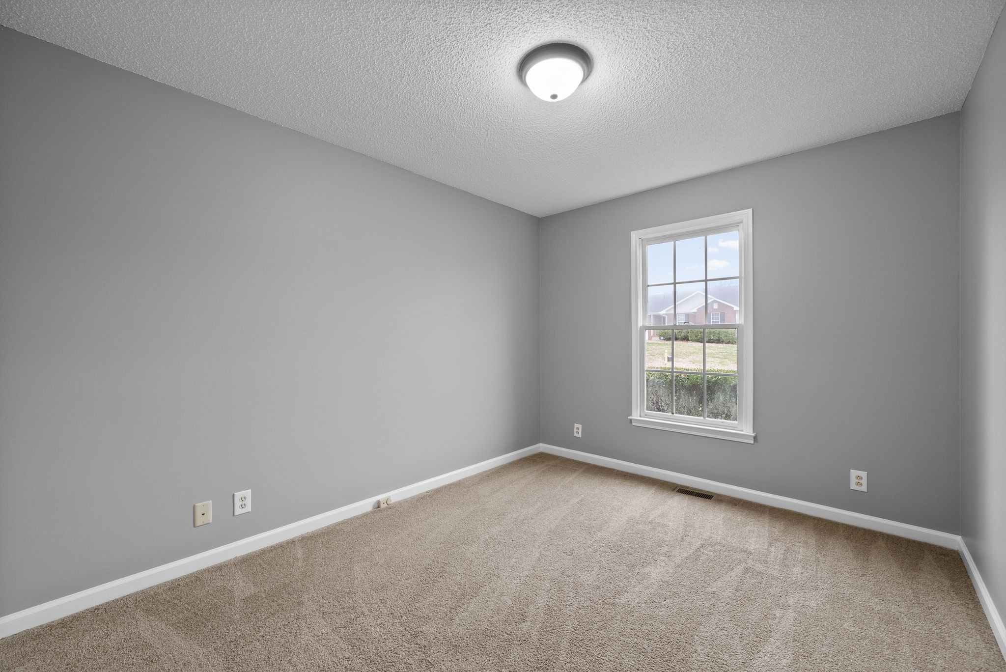 Clarksville, Tennessee 37042, United States, 3 Bedrooms Bedrooms, ,2 BathroomsBathrooms,Residential,Active,85883