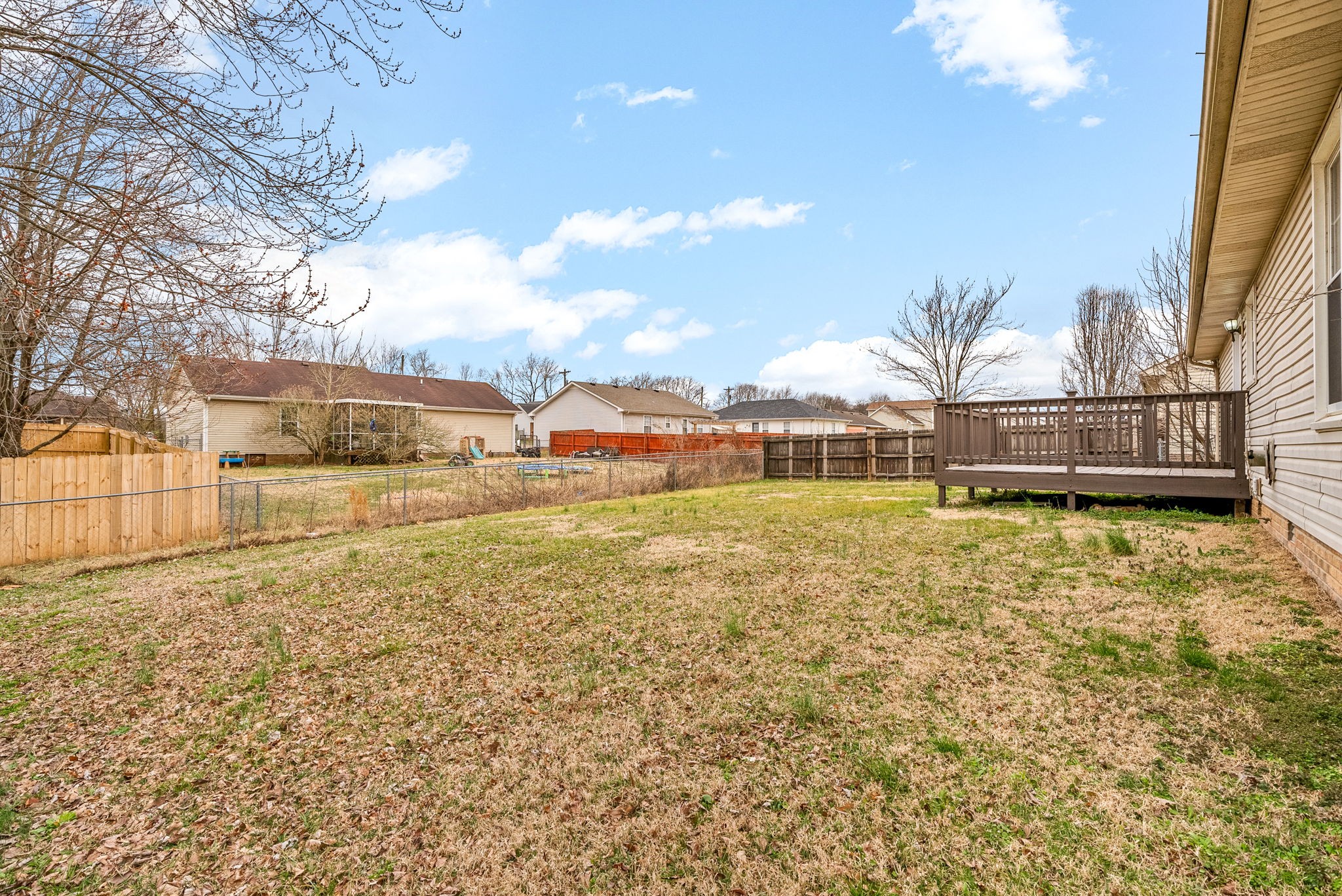 Clarksville, Tennessee 37042, United States, 3 Bedrooms Bedrooms, ,2 BathroomsBathrooms,Residential,Active,85883