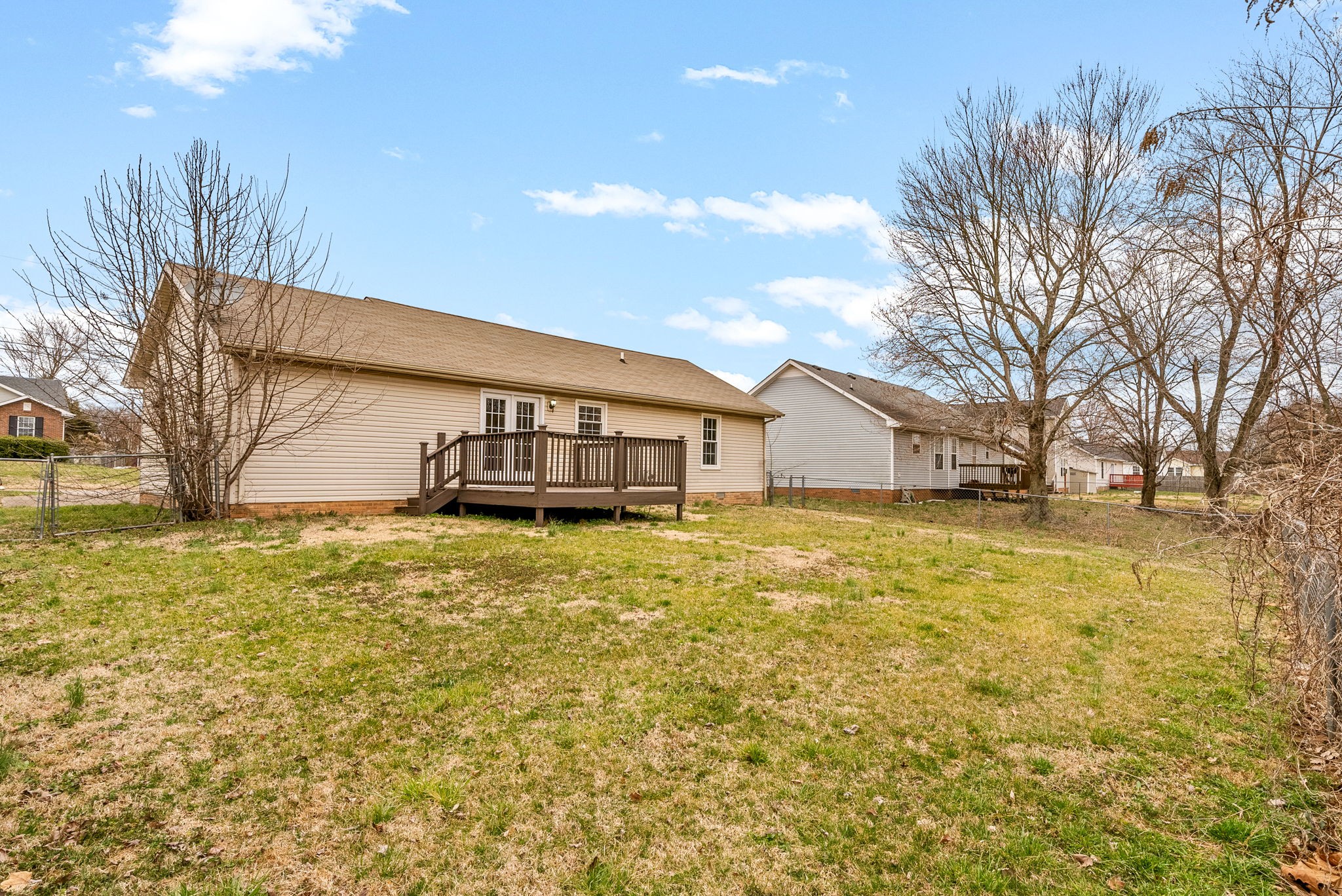 Clarksville, Tennessee 37042, United States, 3 Bedrooms Bedrooms, ,2 BathroomsBathrooms,Residential,Active,85883