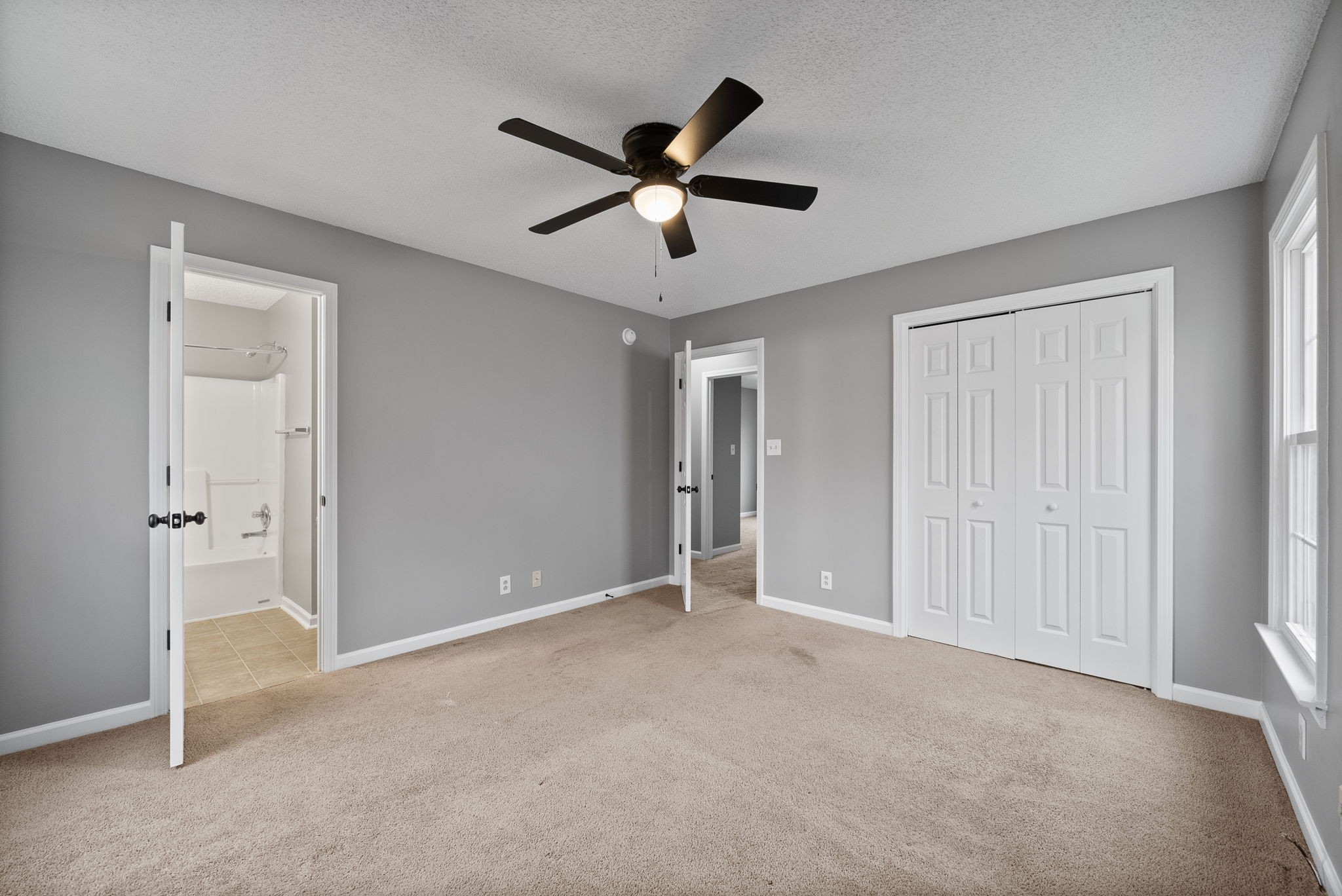 Clarksville, Tennessee 37042, United States, 3 Bedrooms Bedrooms, ,2 BathroomsBathrooms,Residential,Active,85883