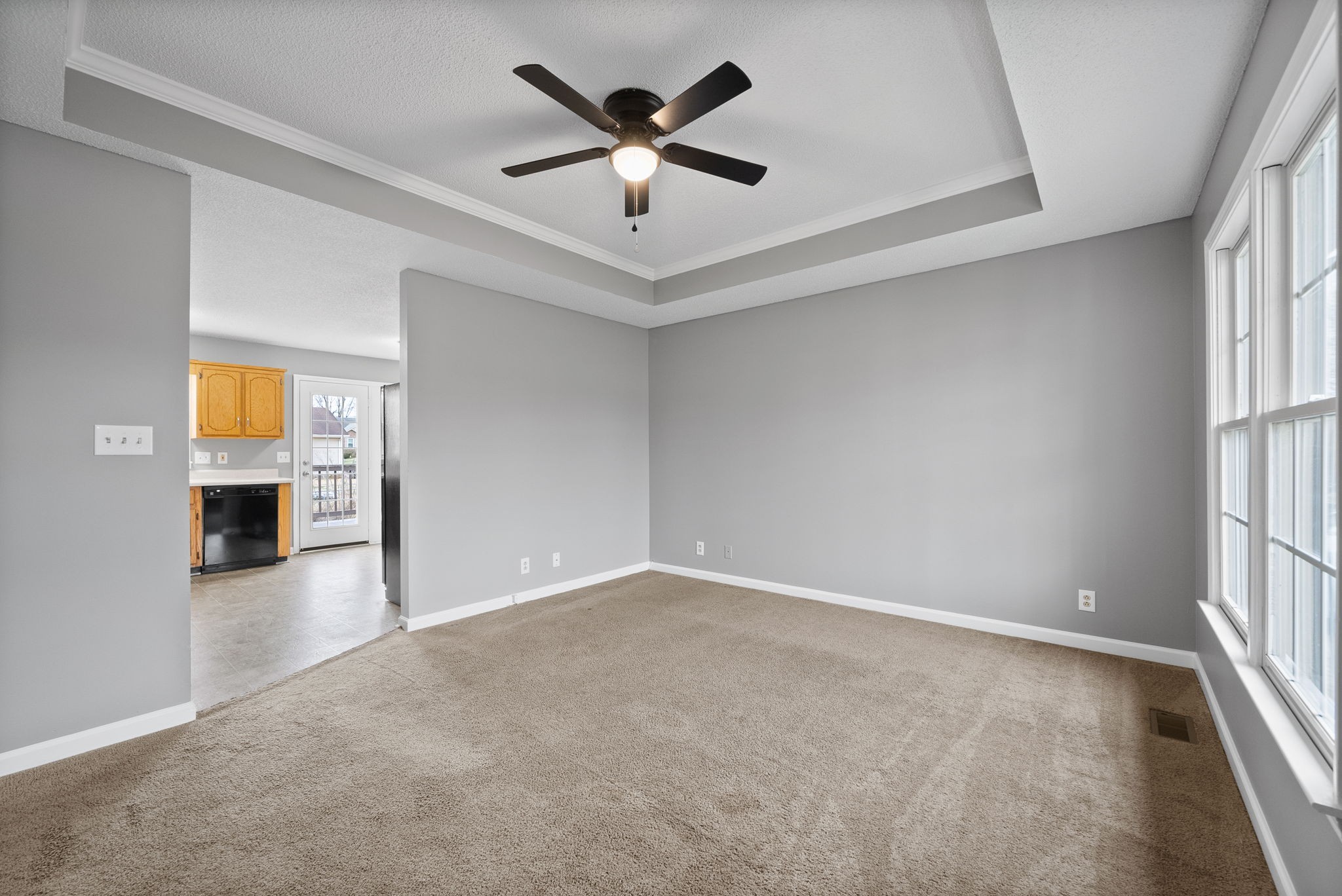 Clarksville, Tennessee 37042, United States, 3 Bedrooms Bedrooms, ,2 BathroomsBathrooms,Residential,Active,85883