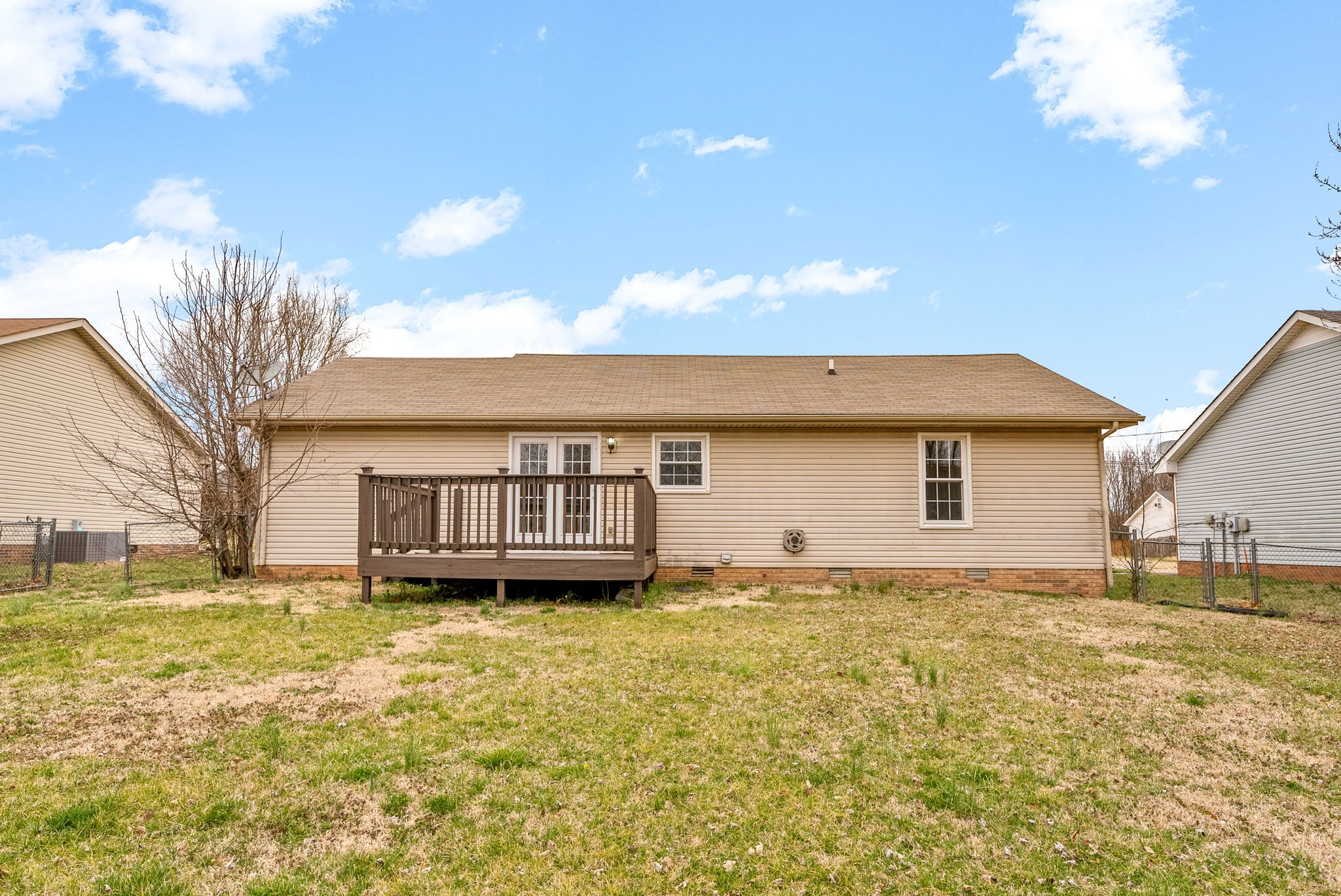 Clarksville, Tennessee 37042, United States, 3 Bedrooms Bedrooms, ,2 BathroomsBathrooms,Residential,Active,85883