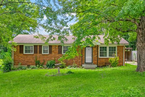 1446 McCan Dr Clarksville TN 37043