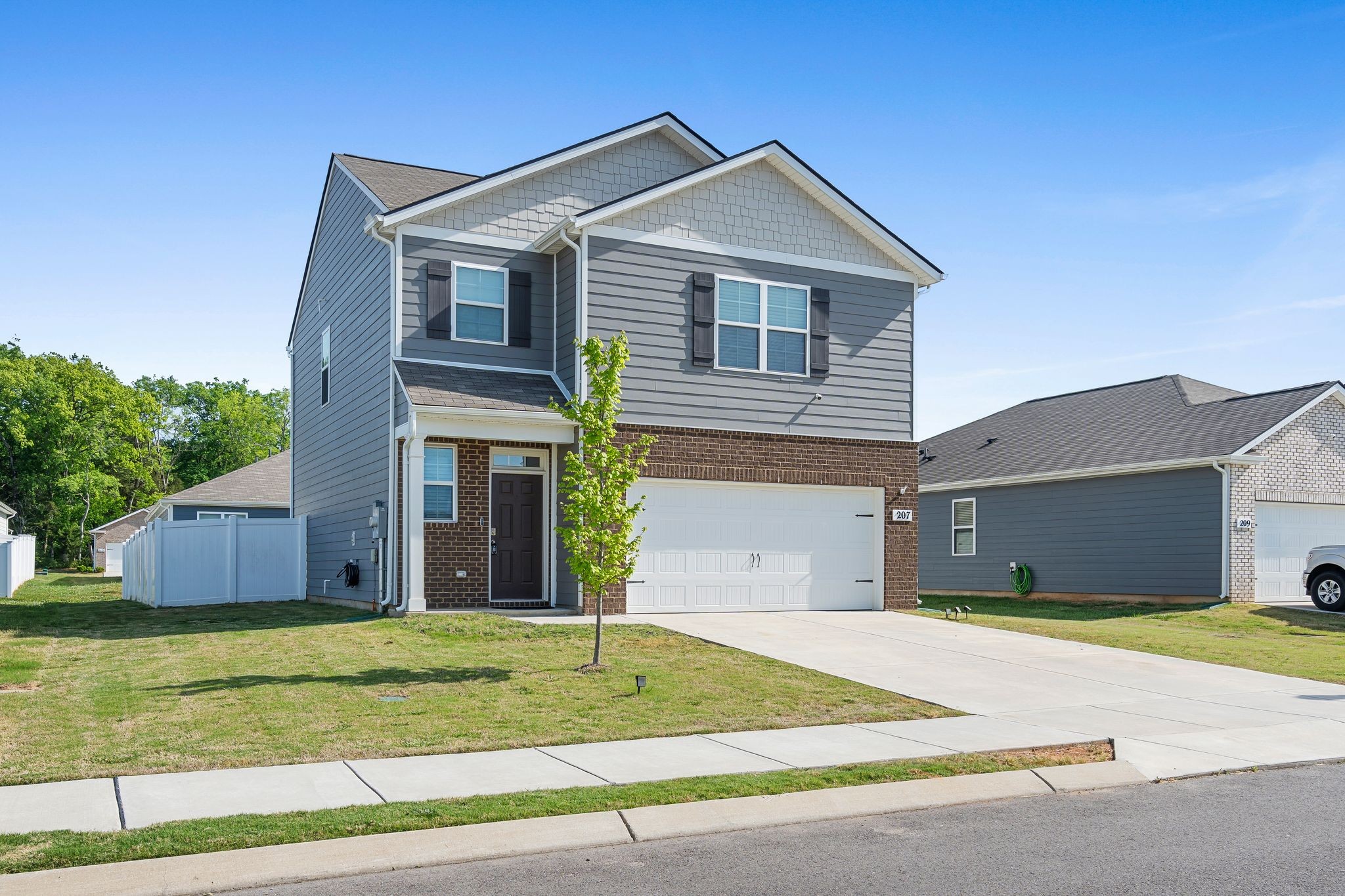 207 River Forest Dr