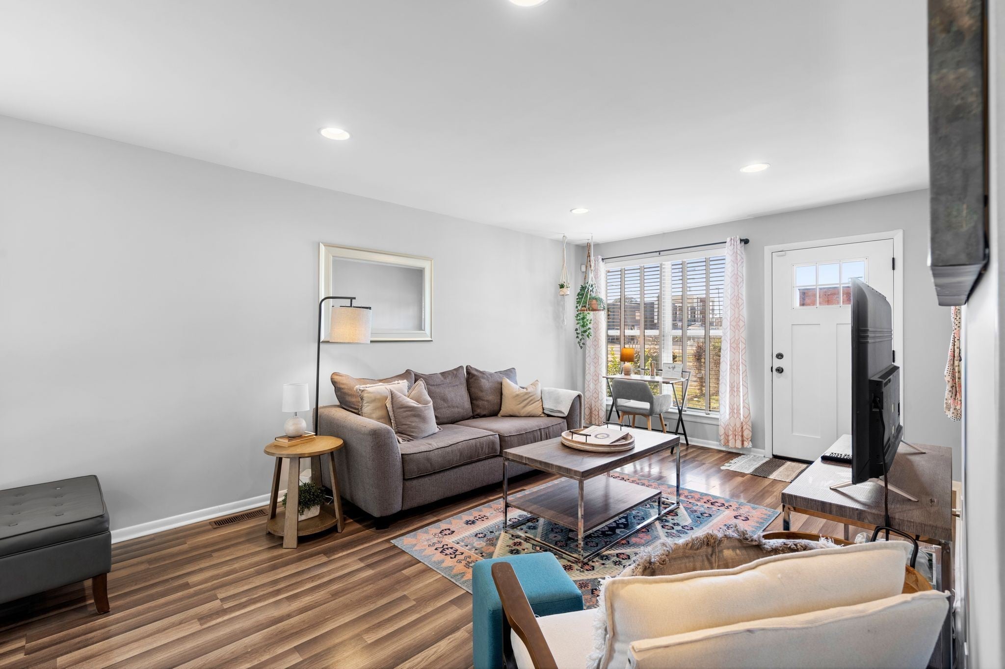 1122 2nd Ave S