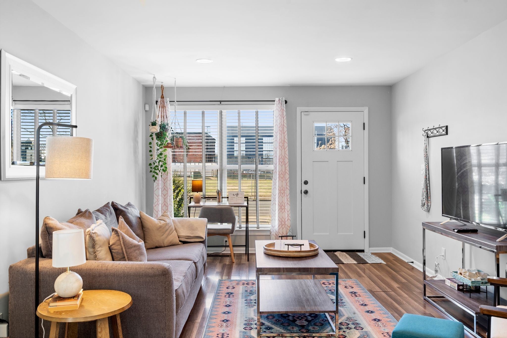 1122 2nd Ave S