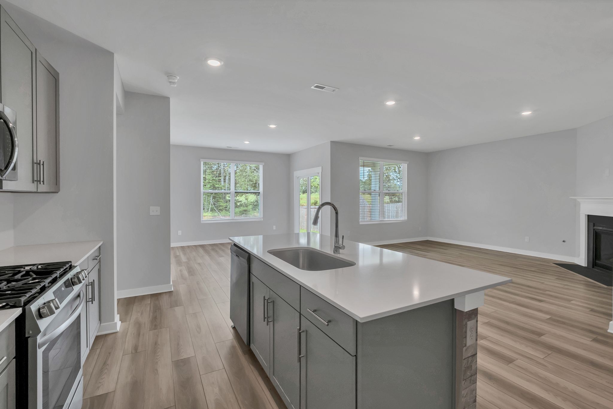 140 Ravens Crest Ave