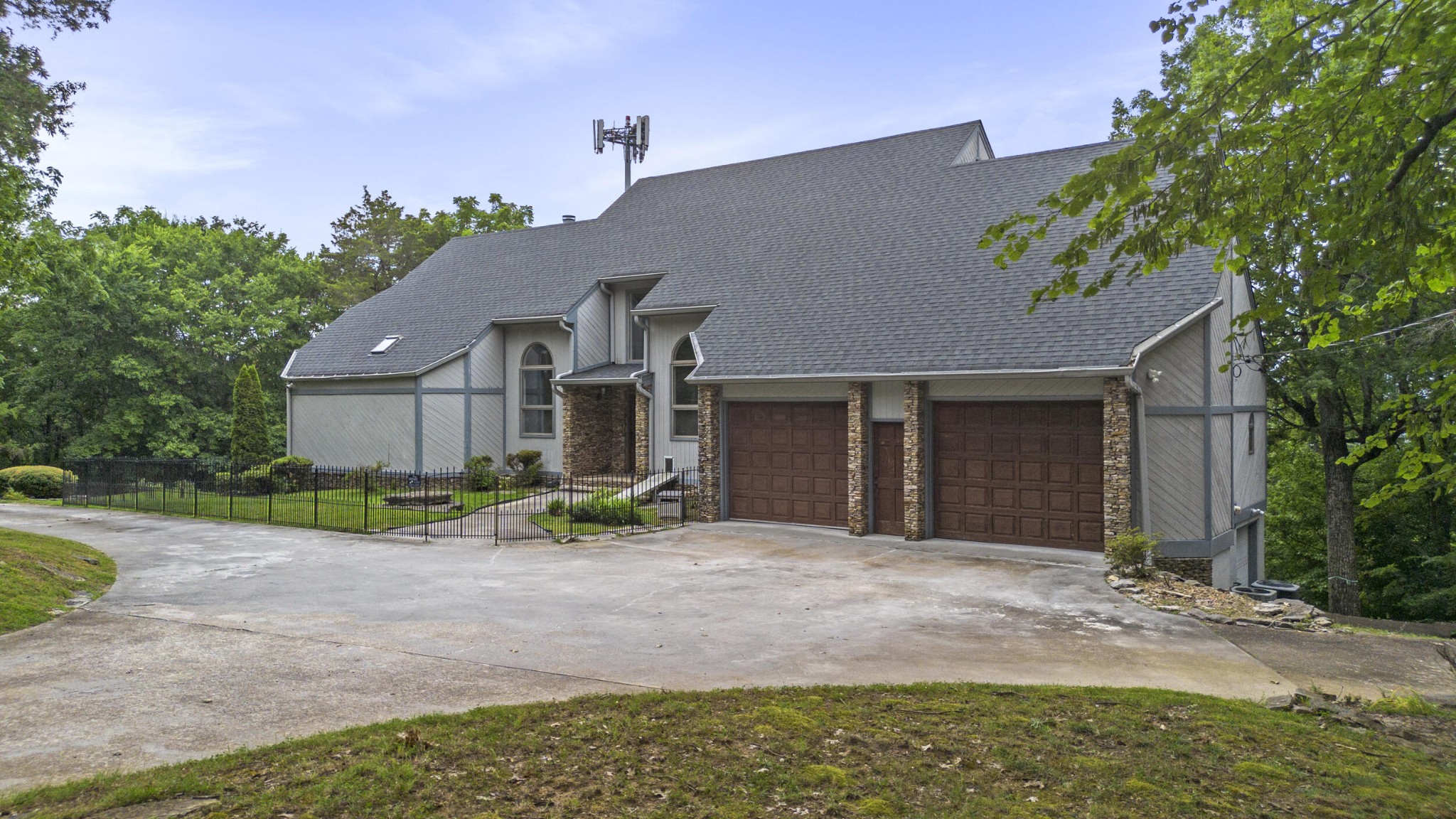 6639 Fairview Road