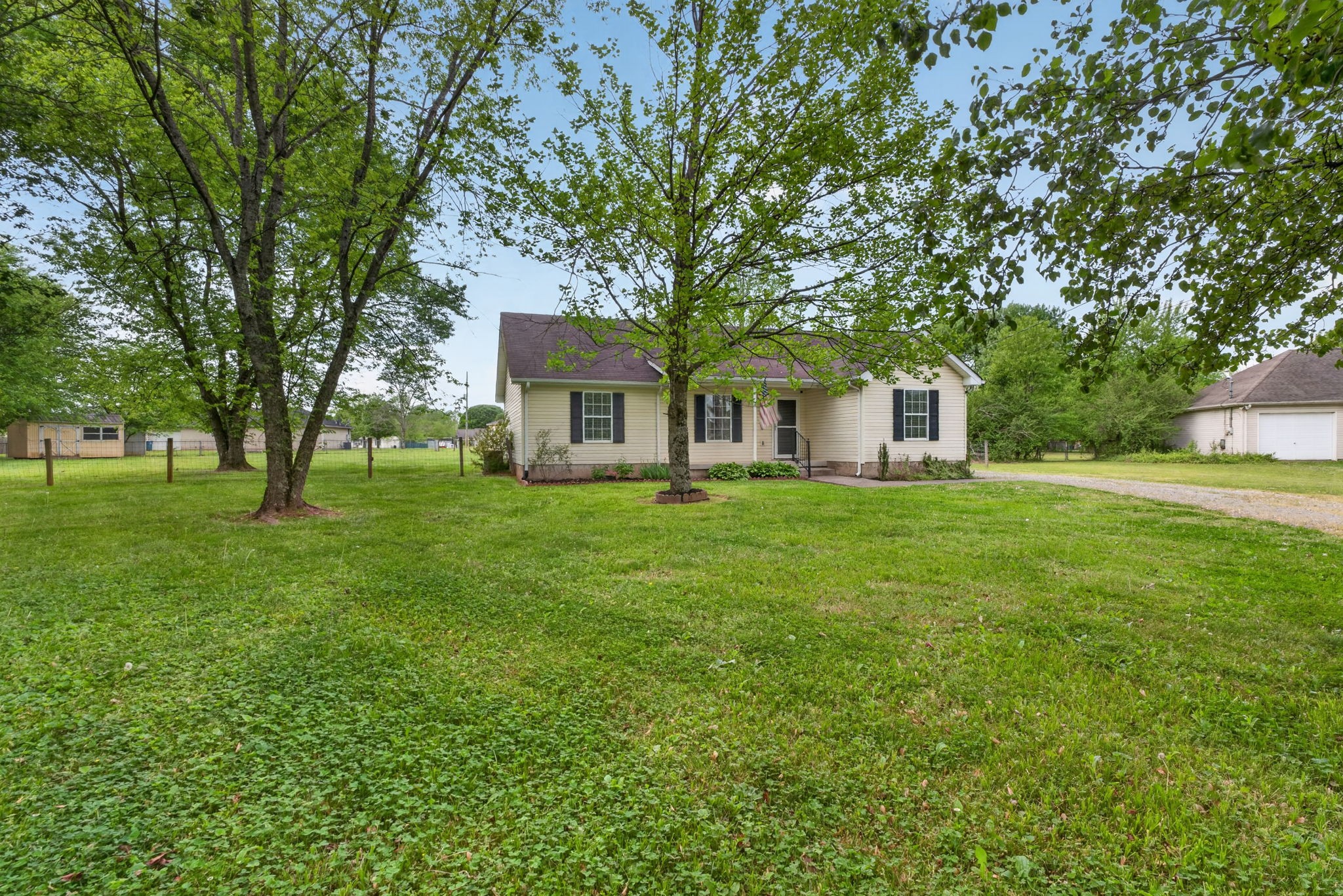 110 Vanessa Ct