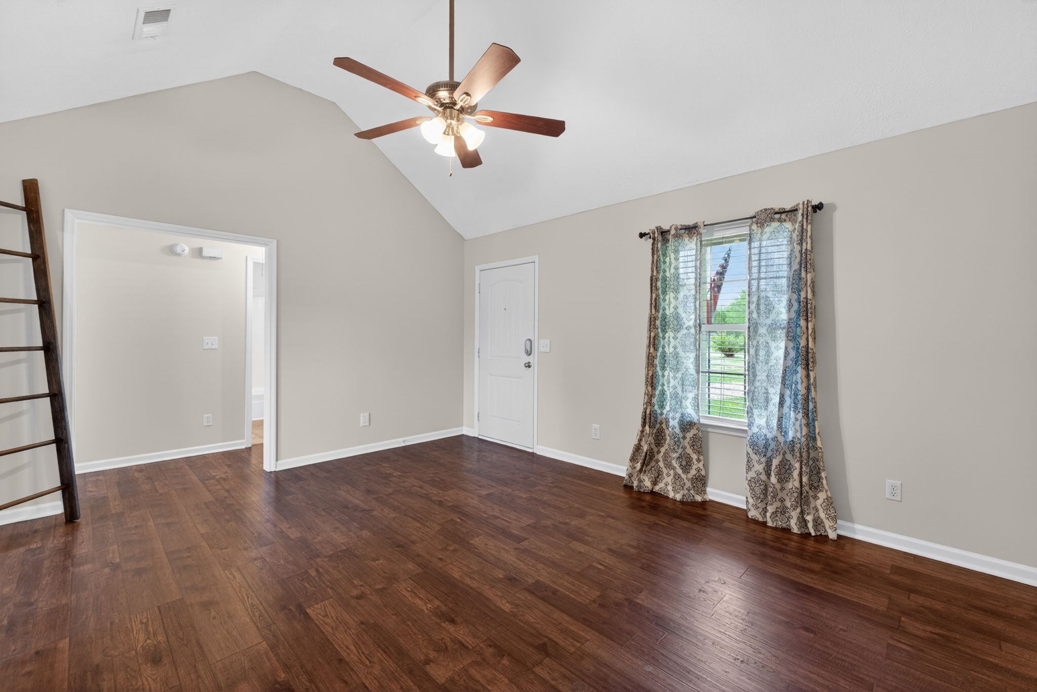 110 Vanessa Ct