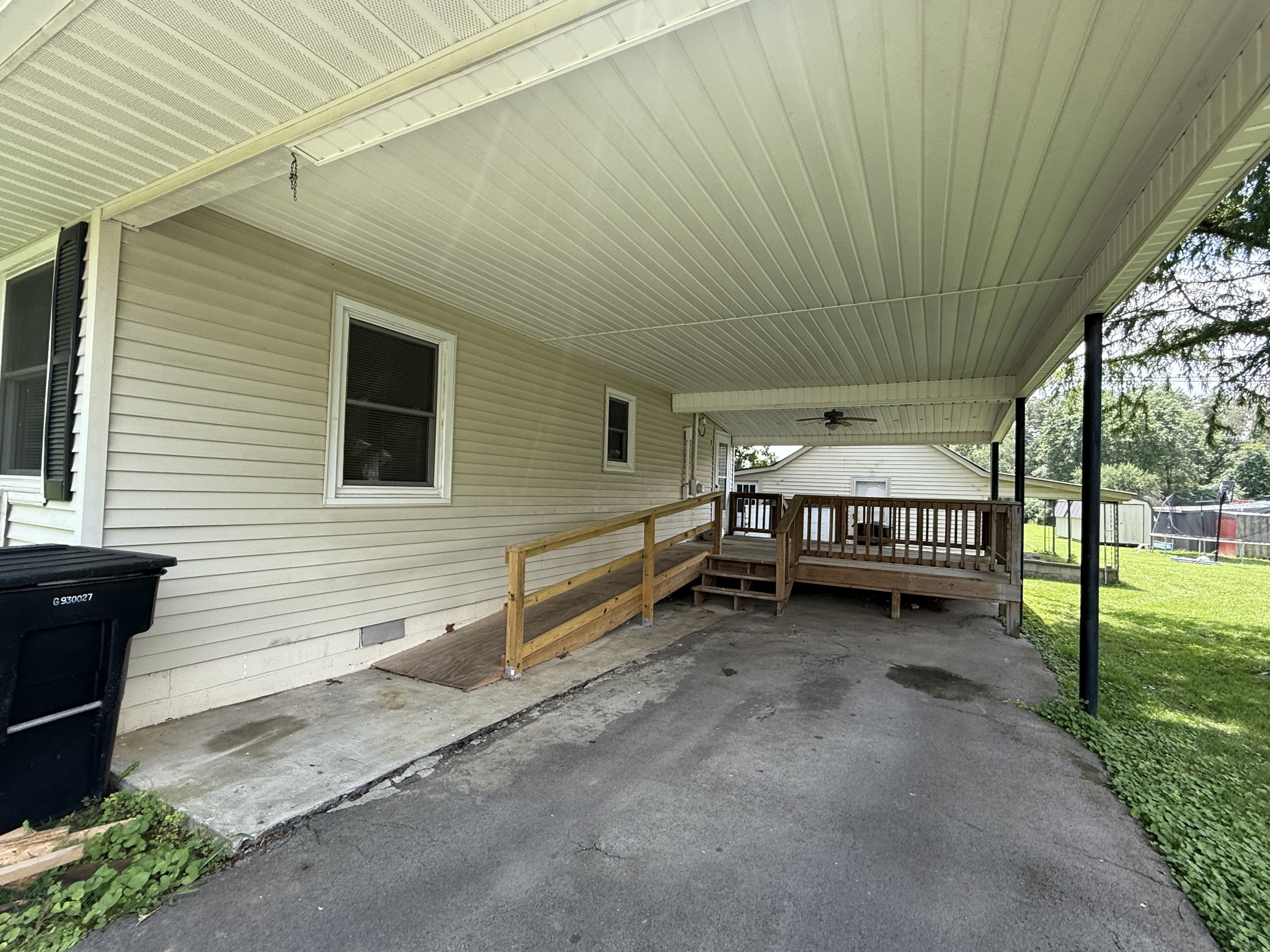 430 Oakwood Rd