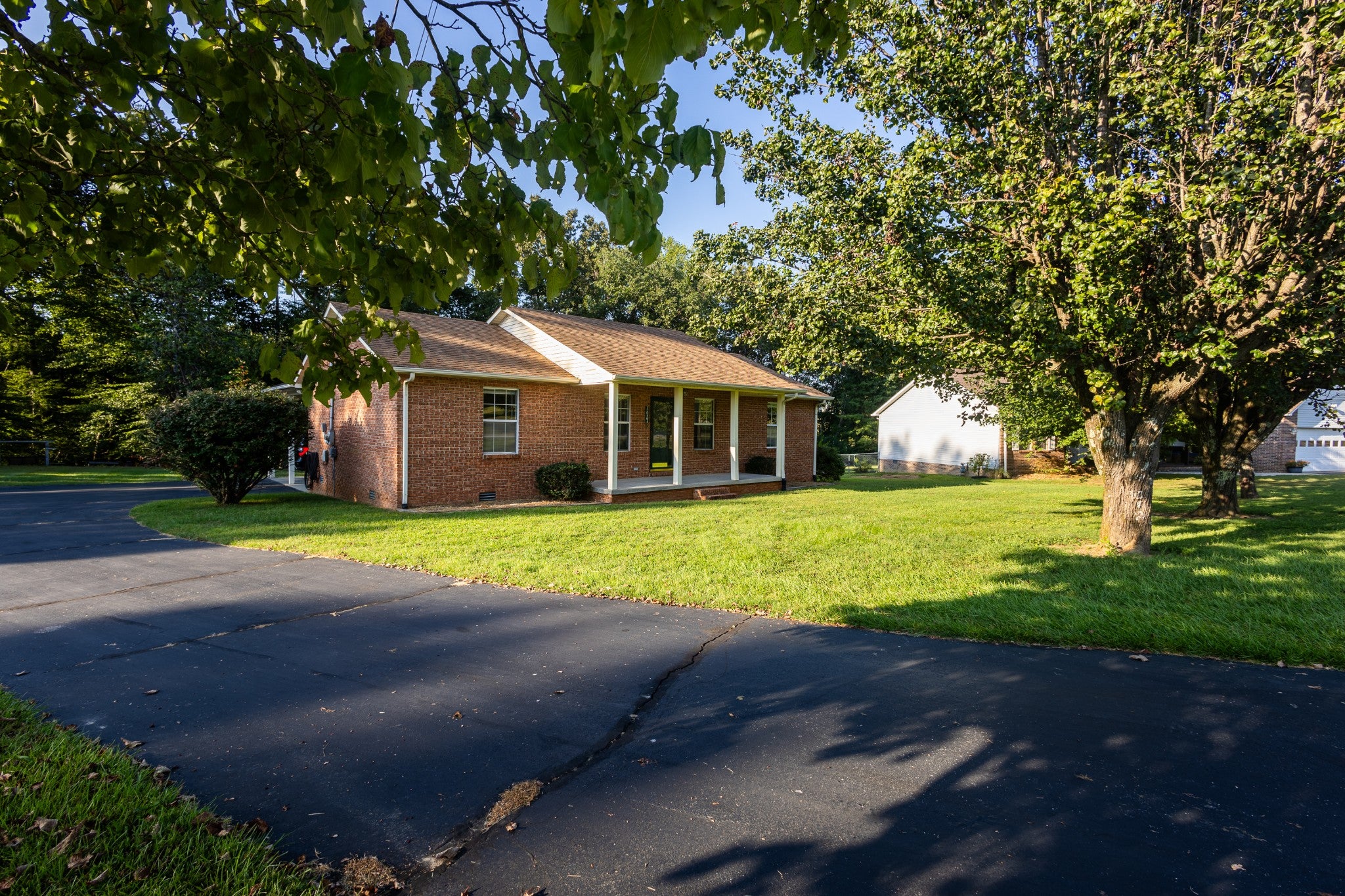 3627 N Riveroaks Dr
