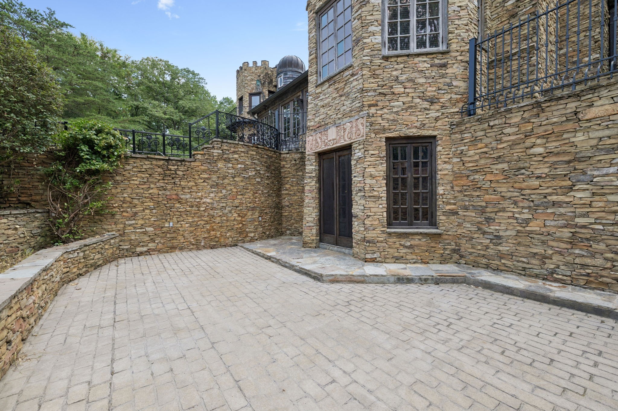 1374 Peter Pond Rd