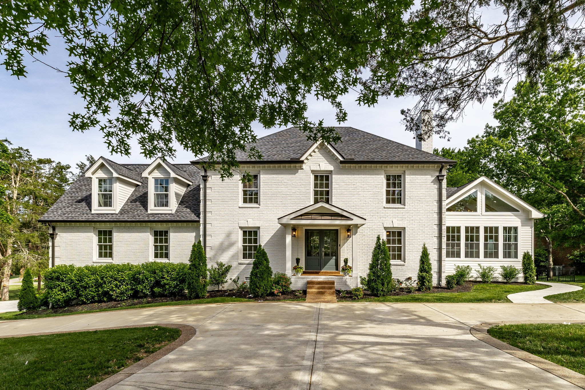 7052 N Lake Dr