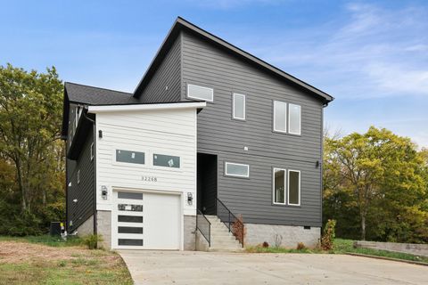 3226B Curtis St Nashville TN 37218