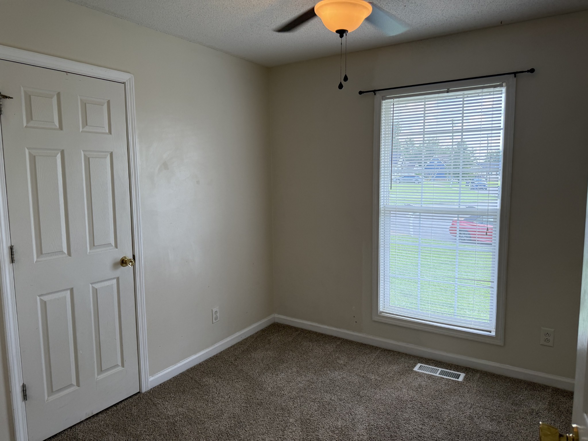 261 N Bombay Ct