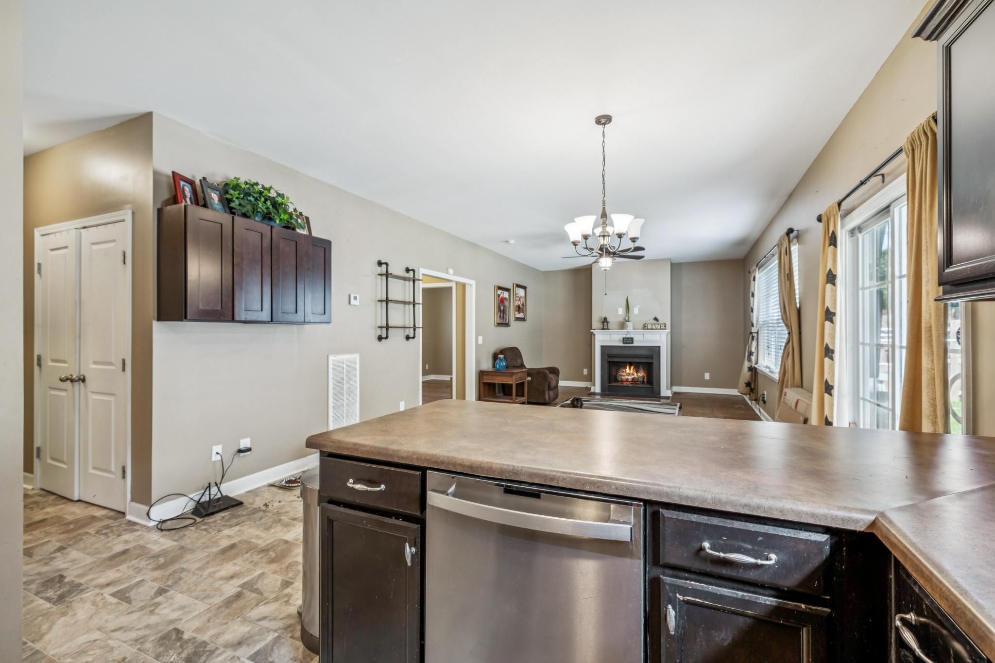 312 Sword Ln