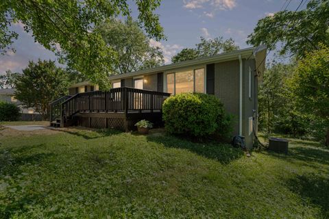 104 Dolphus Dr Hendersonville TN 37075