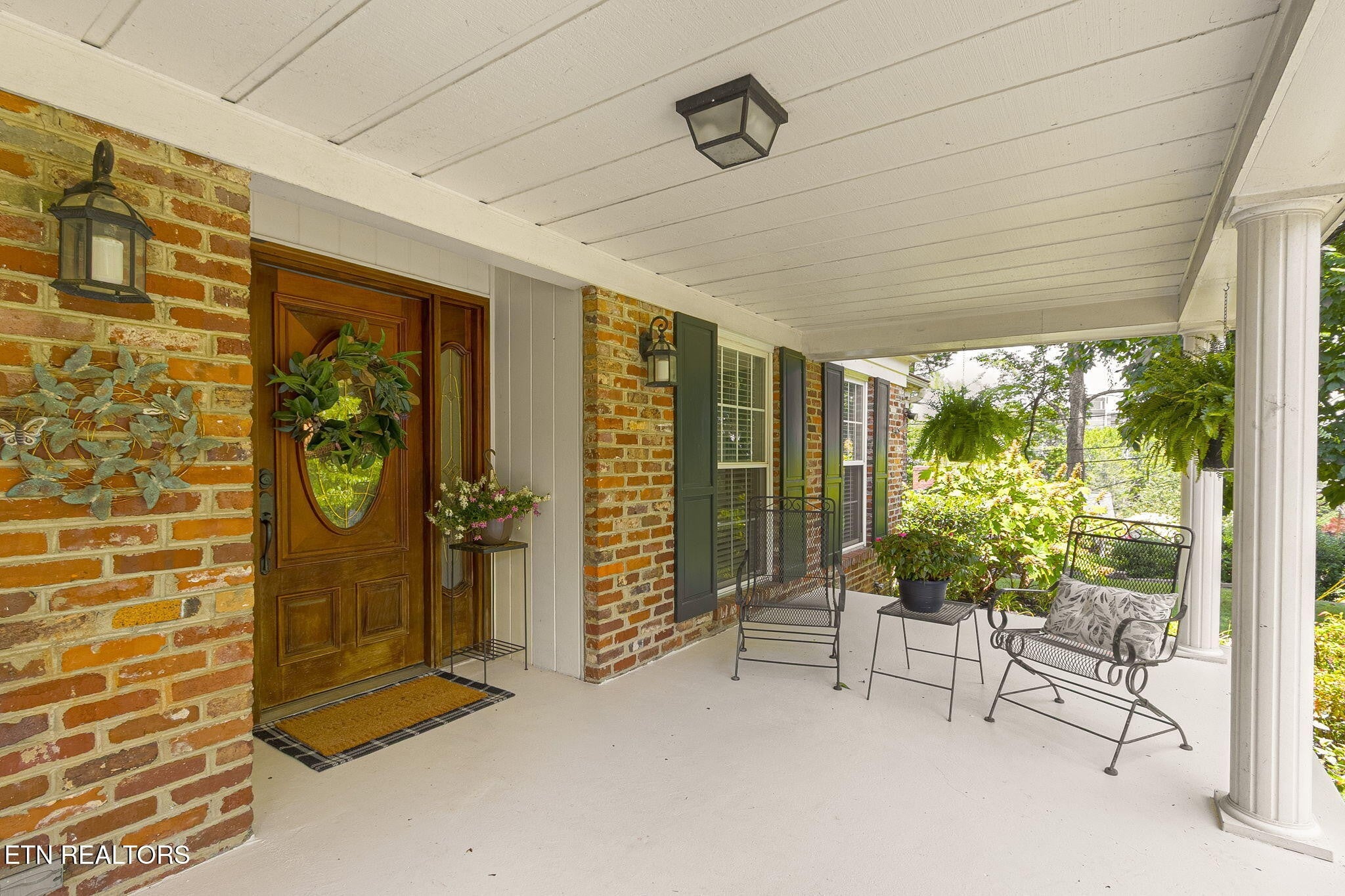 313 Forest Oak Drive