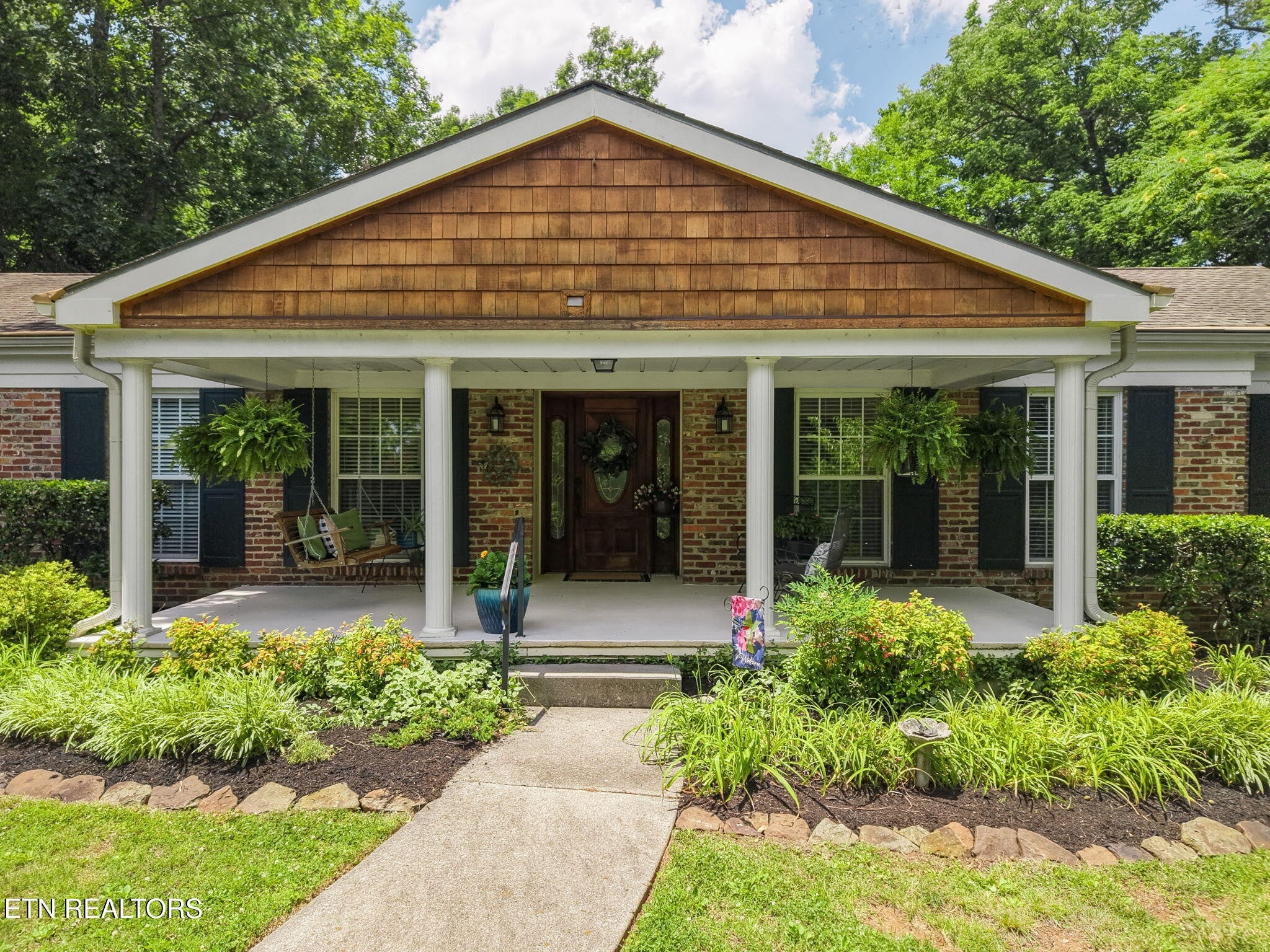 313 Forest Oak Drive