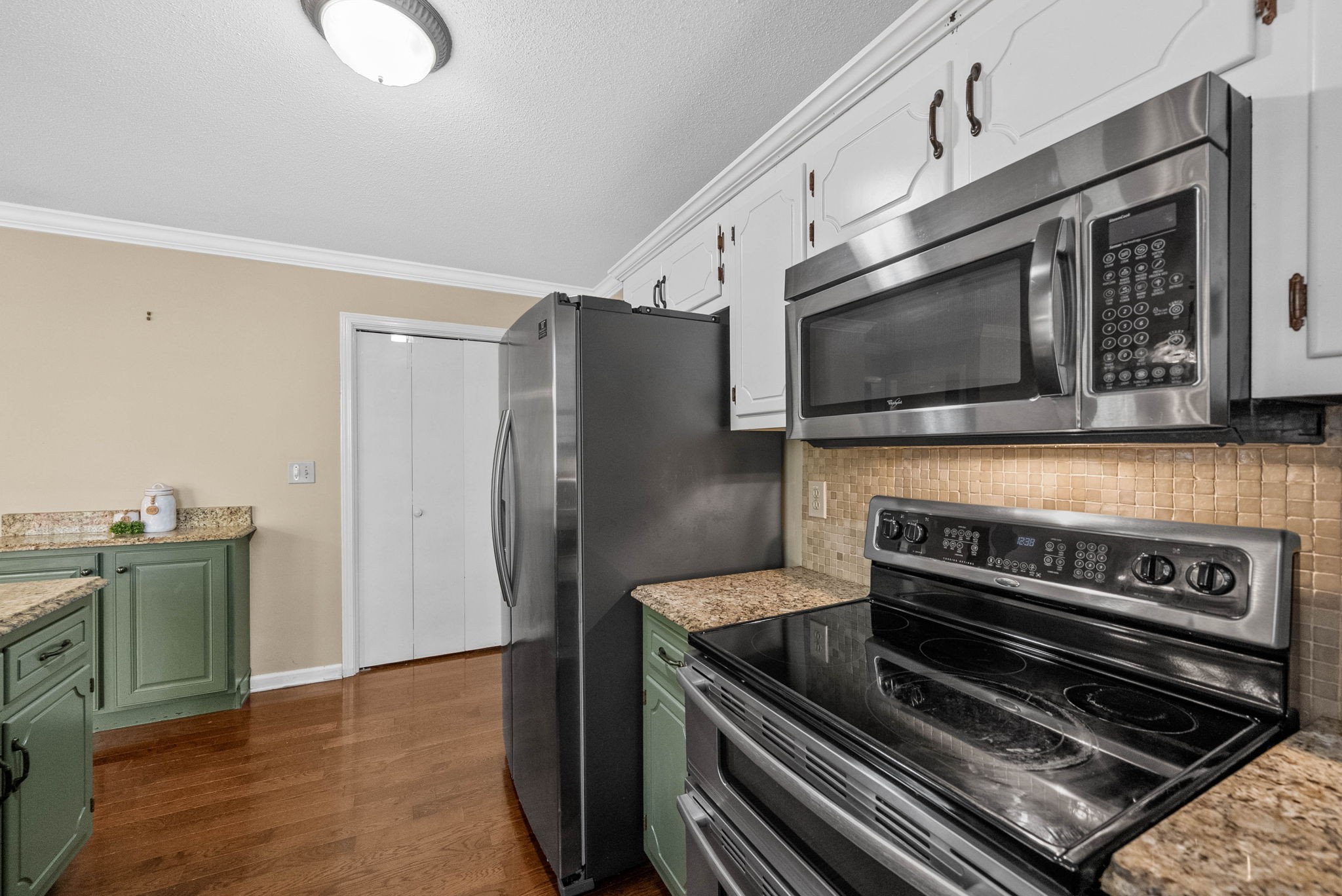 Clarksville, Tennessee 37042, United States, 3 Bedrooms Bedrooms, ,3 BathroomsBathrooms,Residential,Active,236312