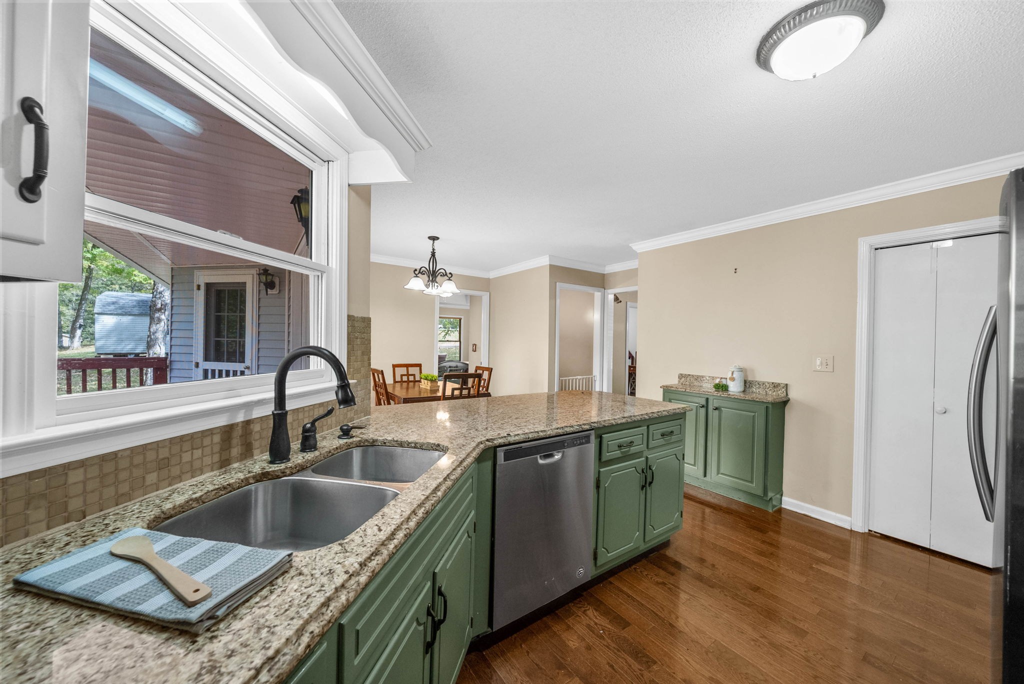 Clarksville, Tennessee 37042, United States, 3 Bedrooms Bedrooms, ,3 BathroomsBathrooms,Residential,Active,236312