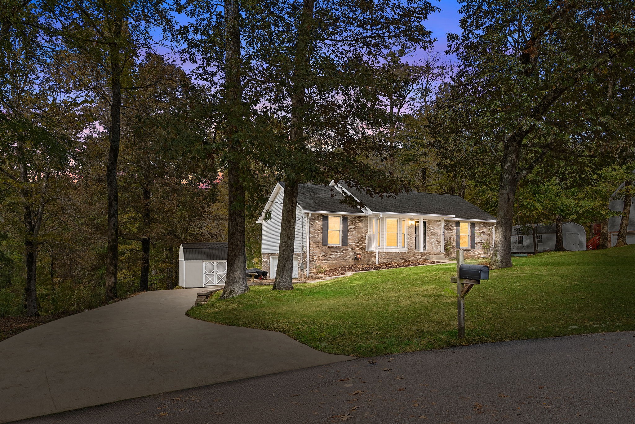 Clarksville, Tennessee 37042, United States, 3 Bedrooms Bedrooms, ,3 BathroomsBathrooms,Residential,Active,236312