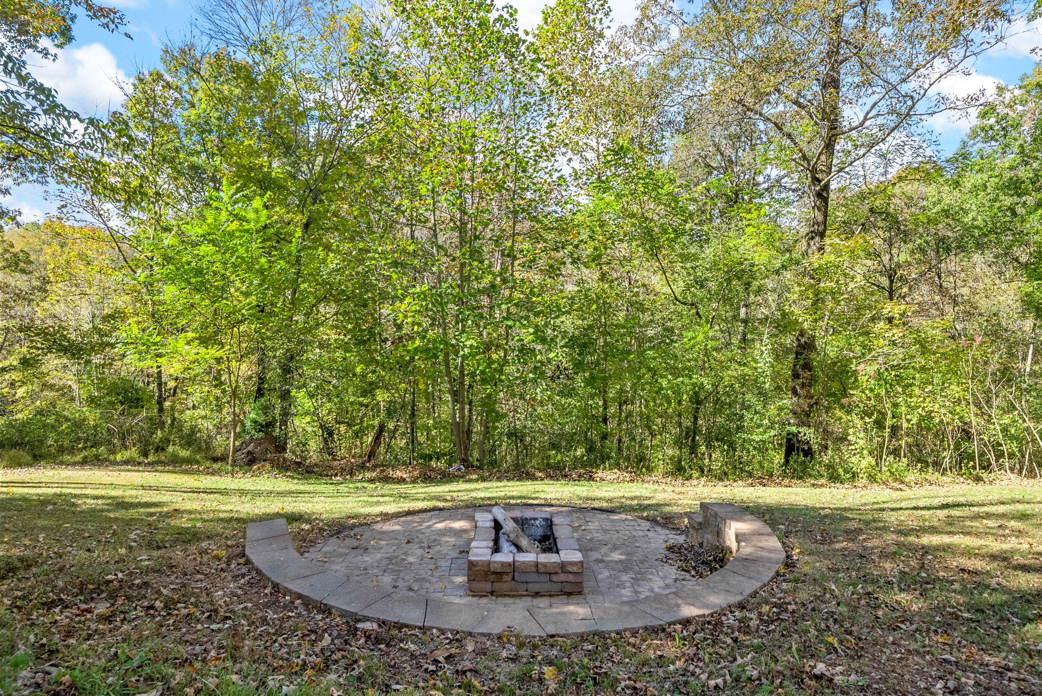 Clarksville, Tennessee 37042, United States, 3 Bedrooms Bedrooms, ,3 BathroomsBathrooms,Residential,Active,236312