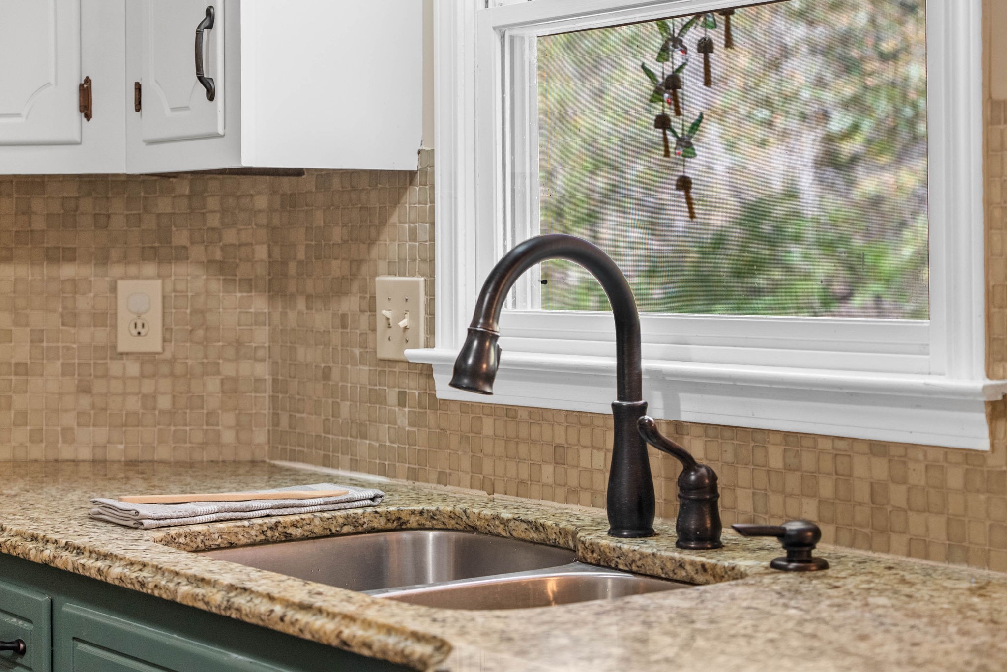 Clarksville, Tennessee 37042, United States, 3 Bedrooms Bedrooms, ,3 BathroomsBathrooms,Residential,Active,236312